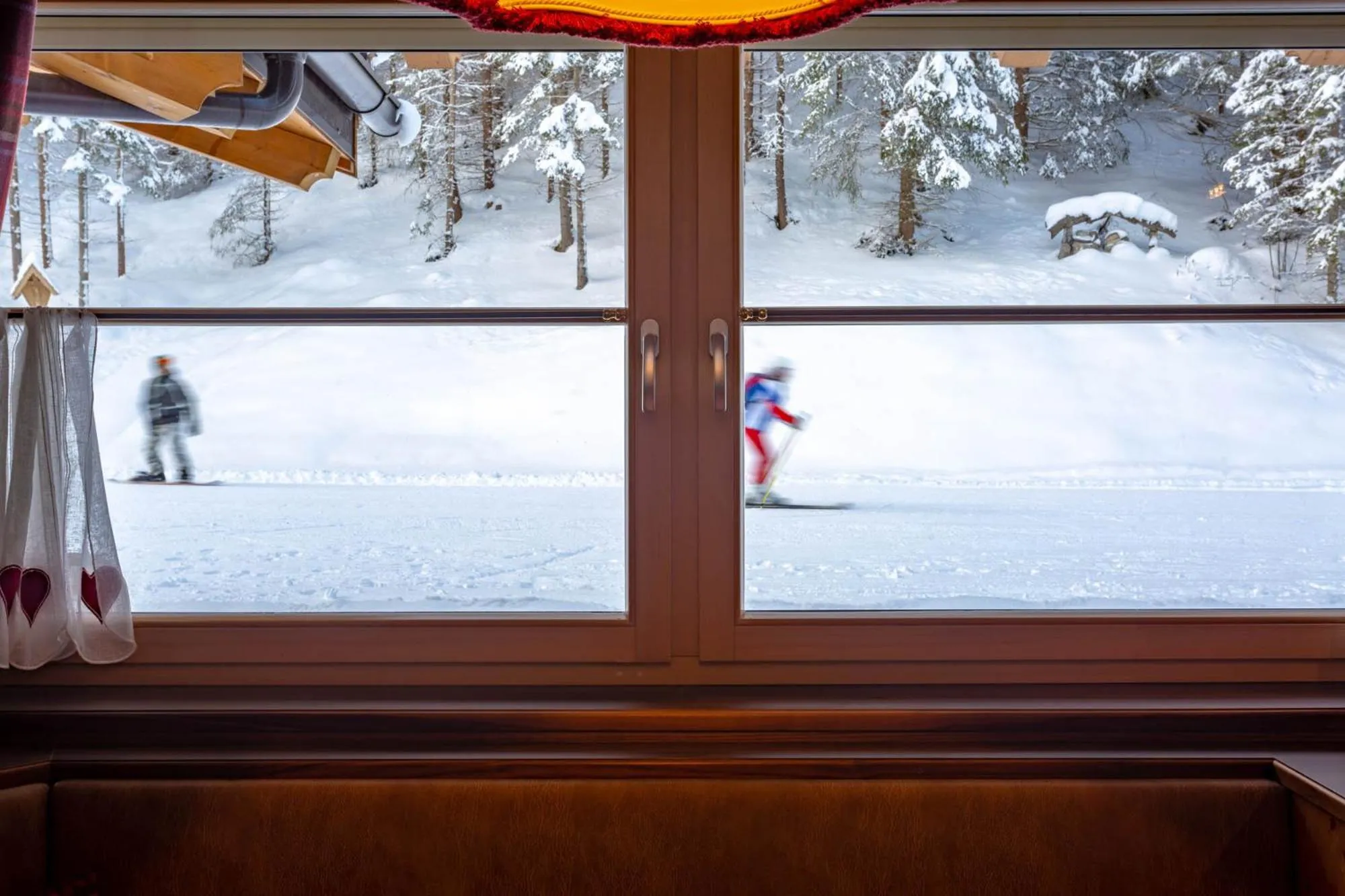 Skiing in Hotel Somont