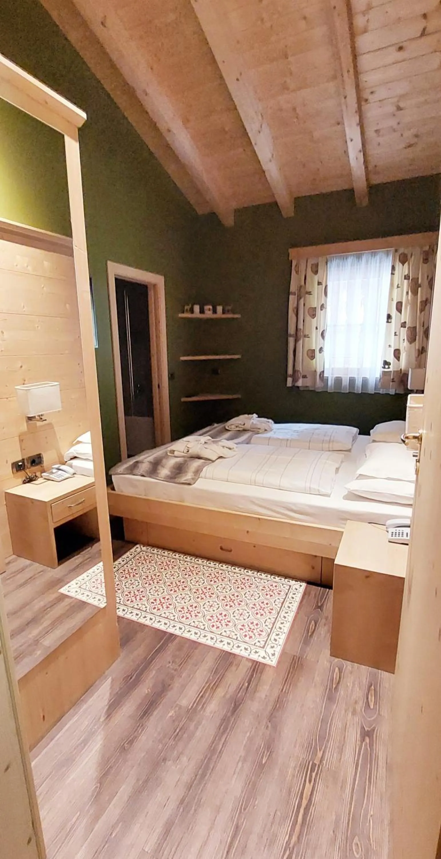 Bedroom, Bed in Hotel Somont