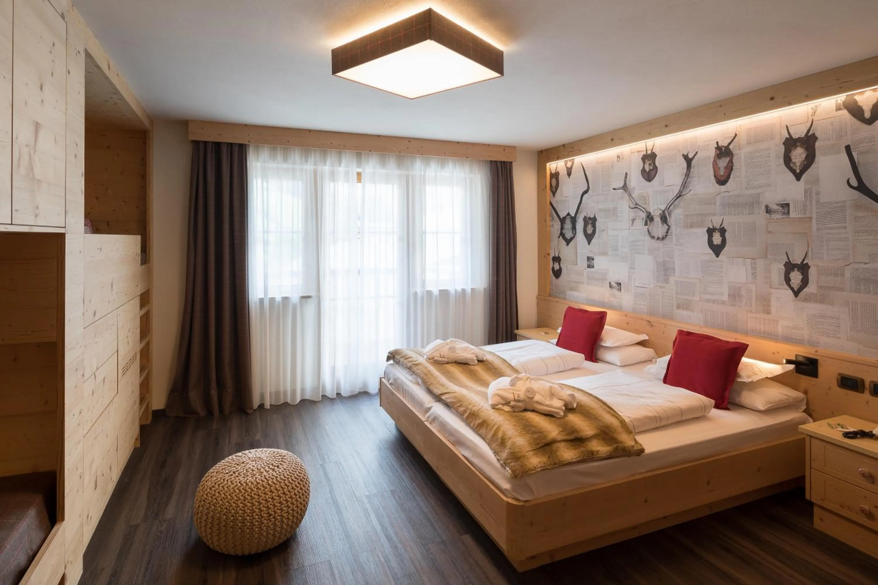 Photo of the whole room, Bed in Hotel Somont