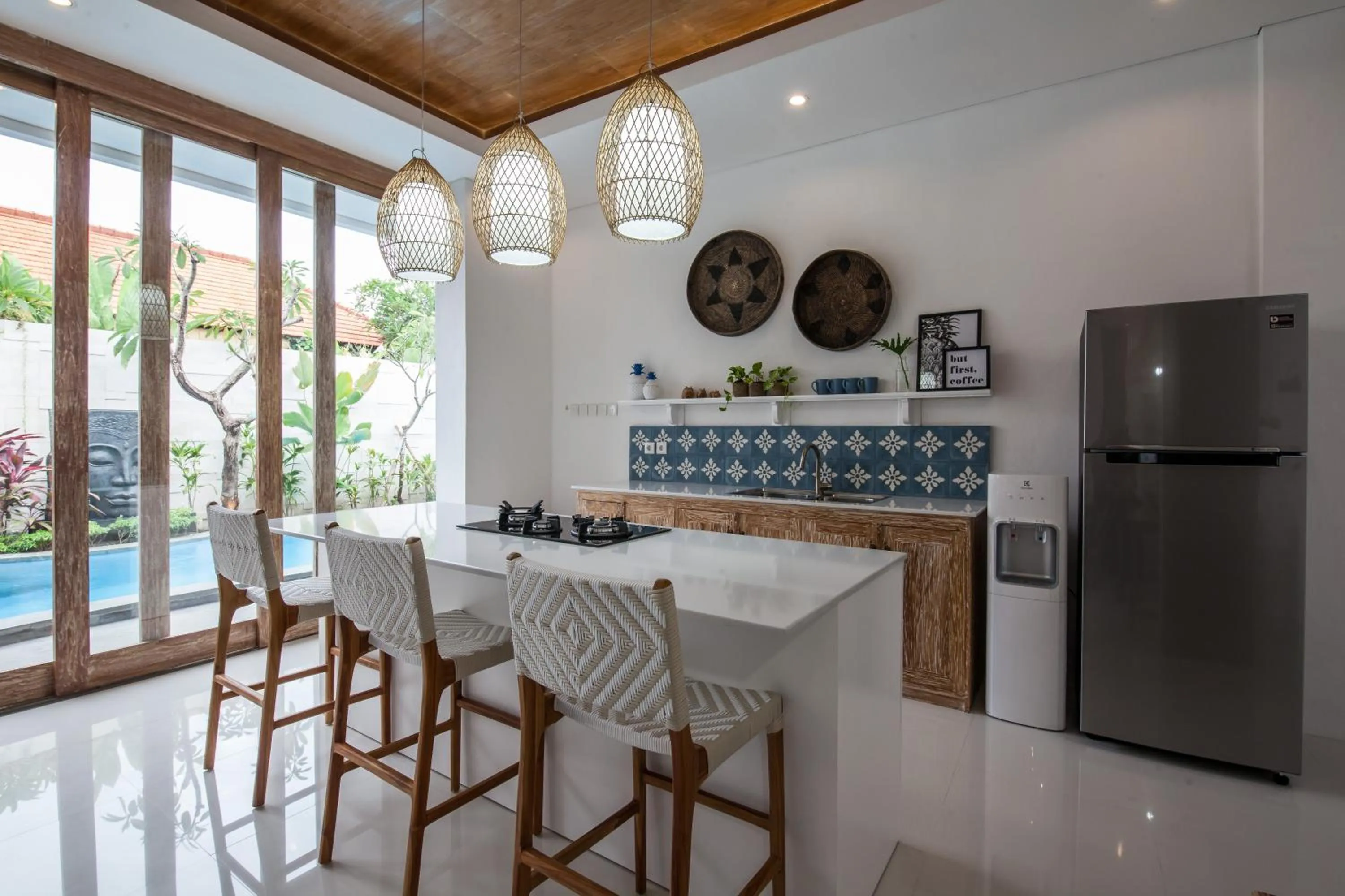 Kitchen or kitchenette in Ambermoon Villa 2