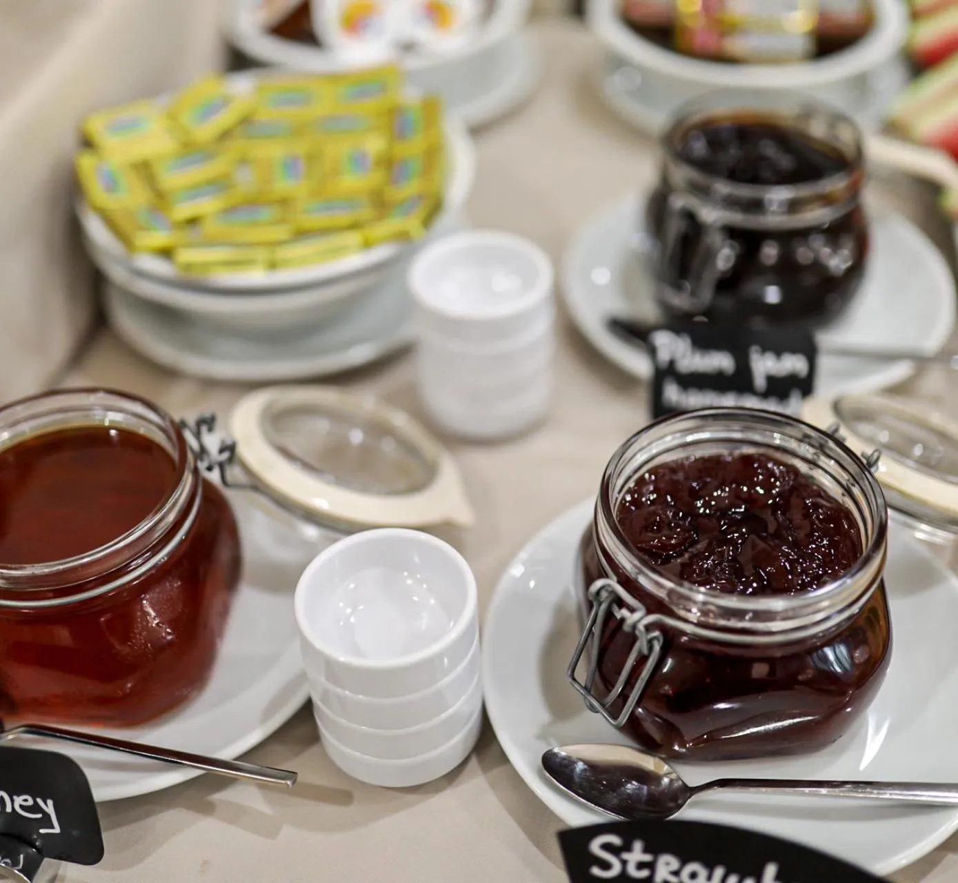 Breakfast in Hotel Harmony by Aycon