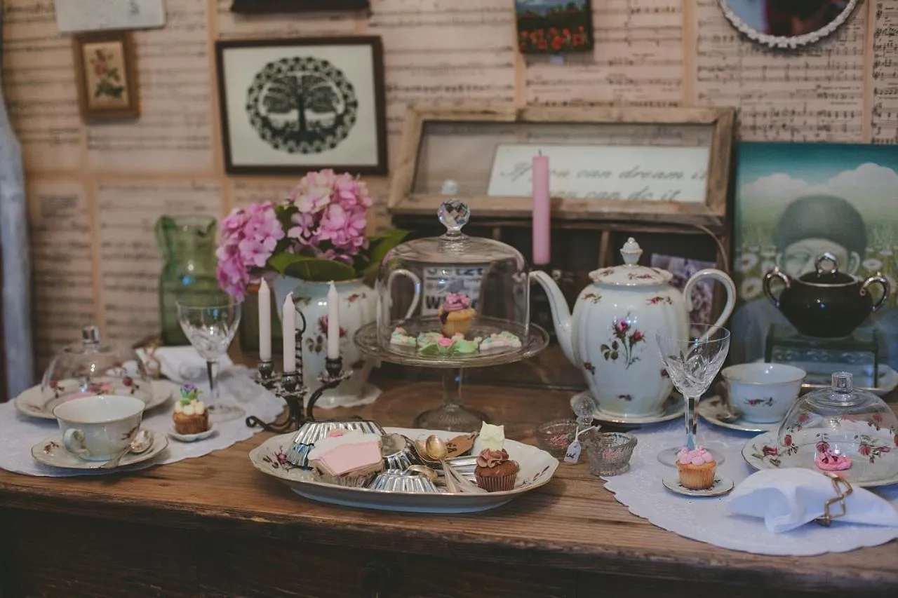 Food and drinks in Lola Dream