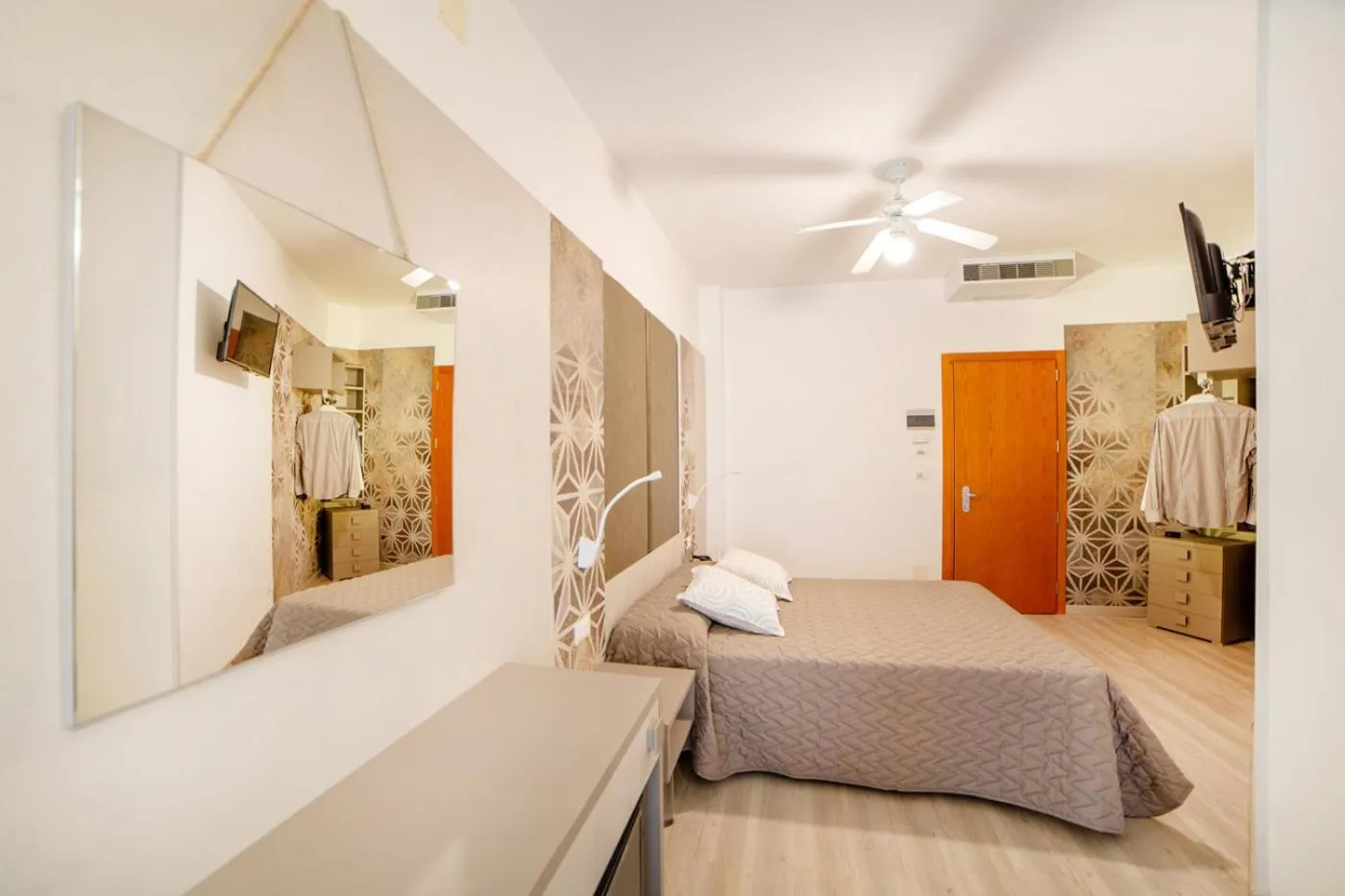 Bed in All'Orologio - Boutique Hotel