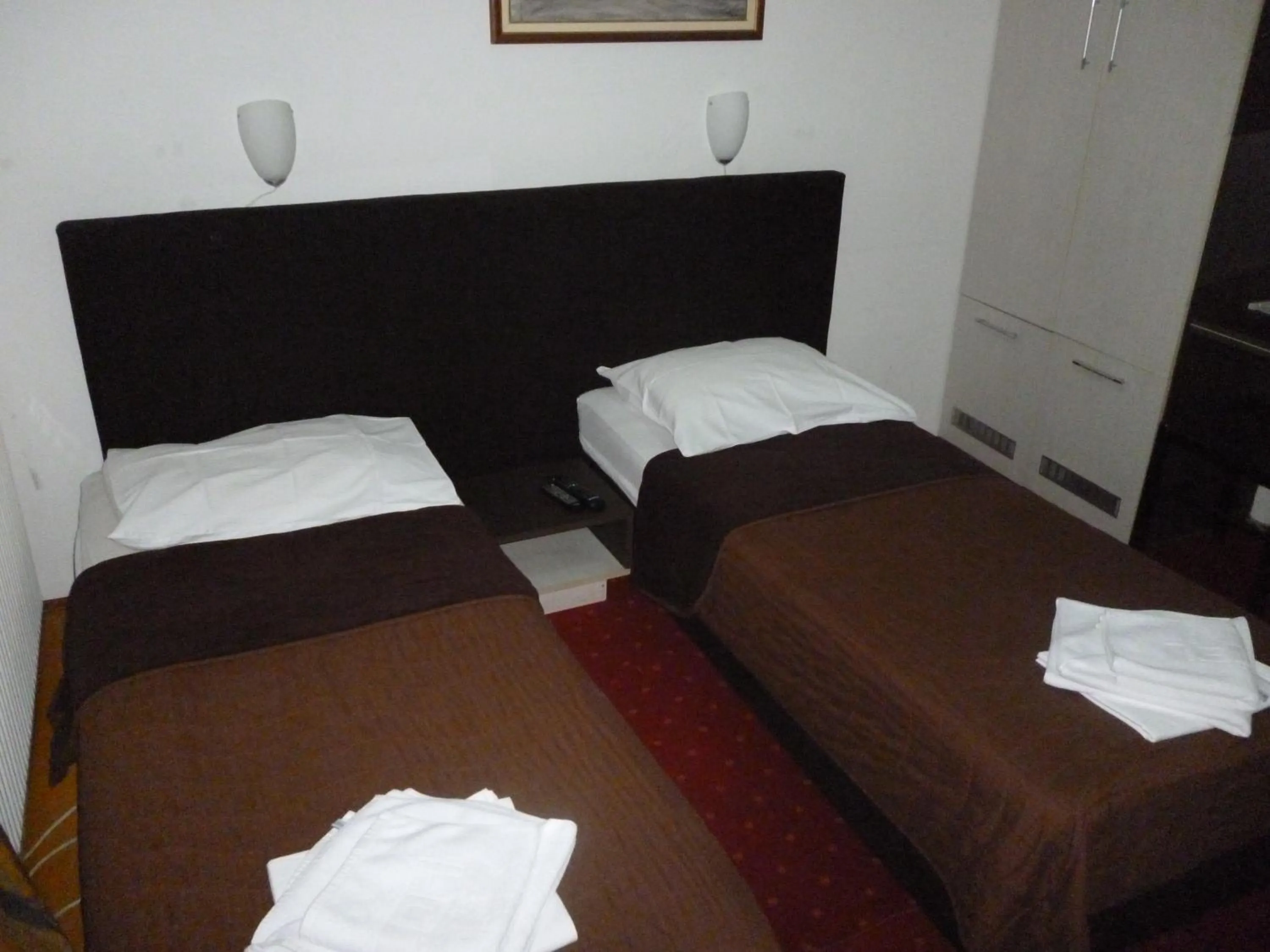 Bed in Gros Hotel - Leskovac