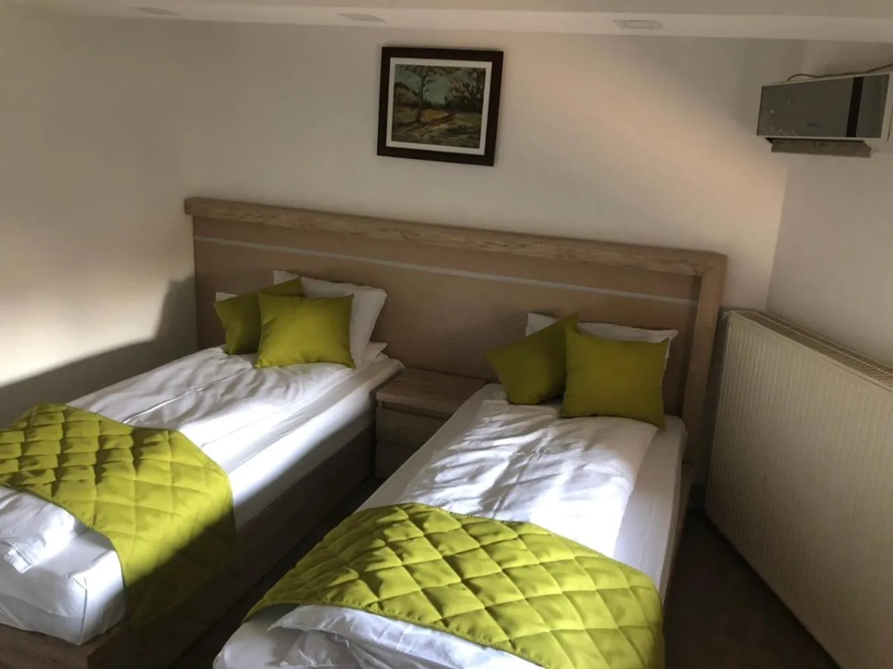 Bed in Gros Hotel - Leskovac