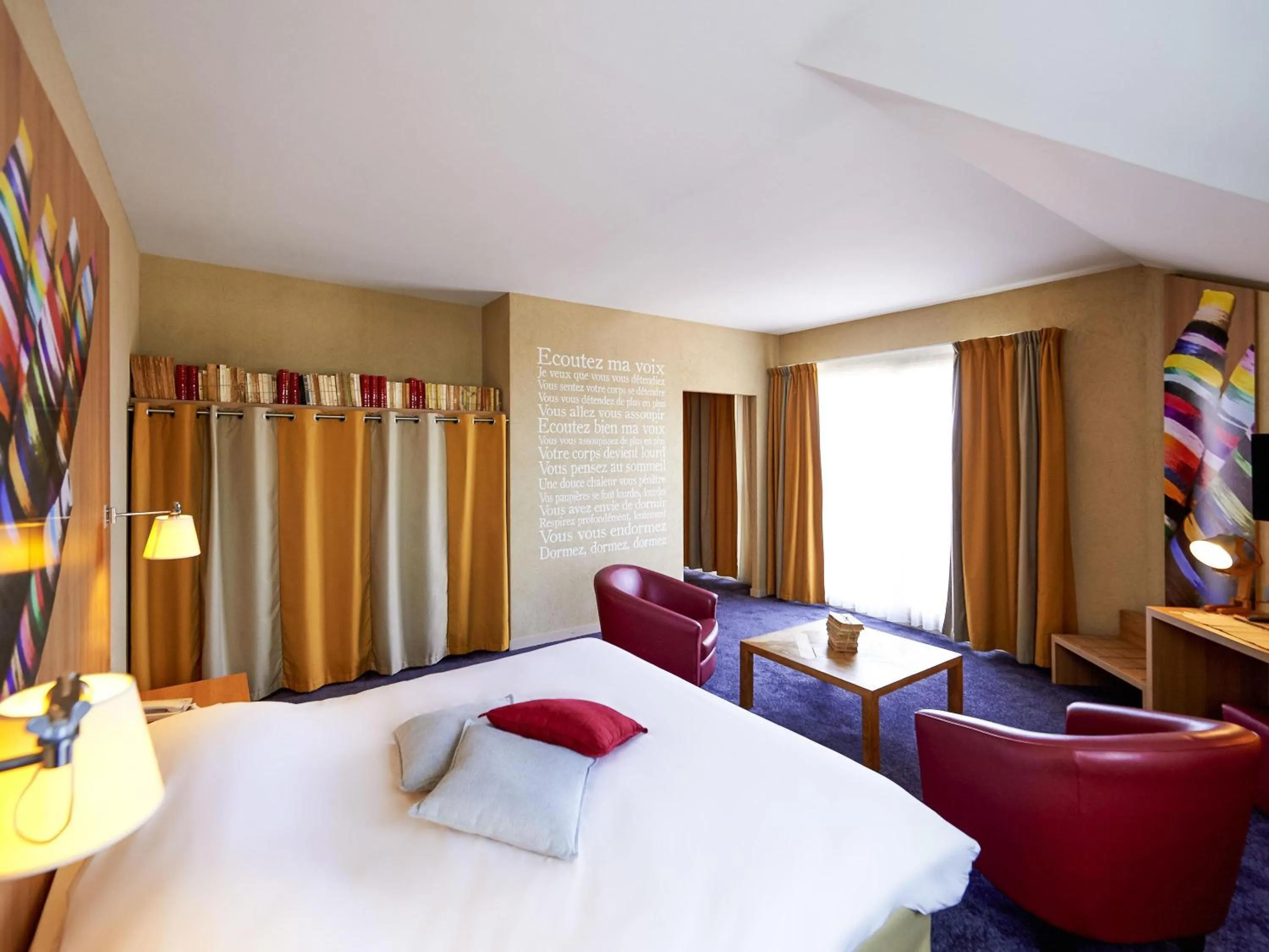 Bedroom, Bed in ibis Styles Cholet