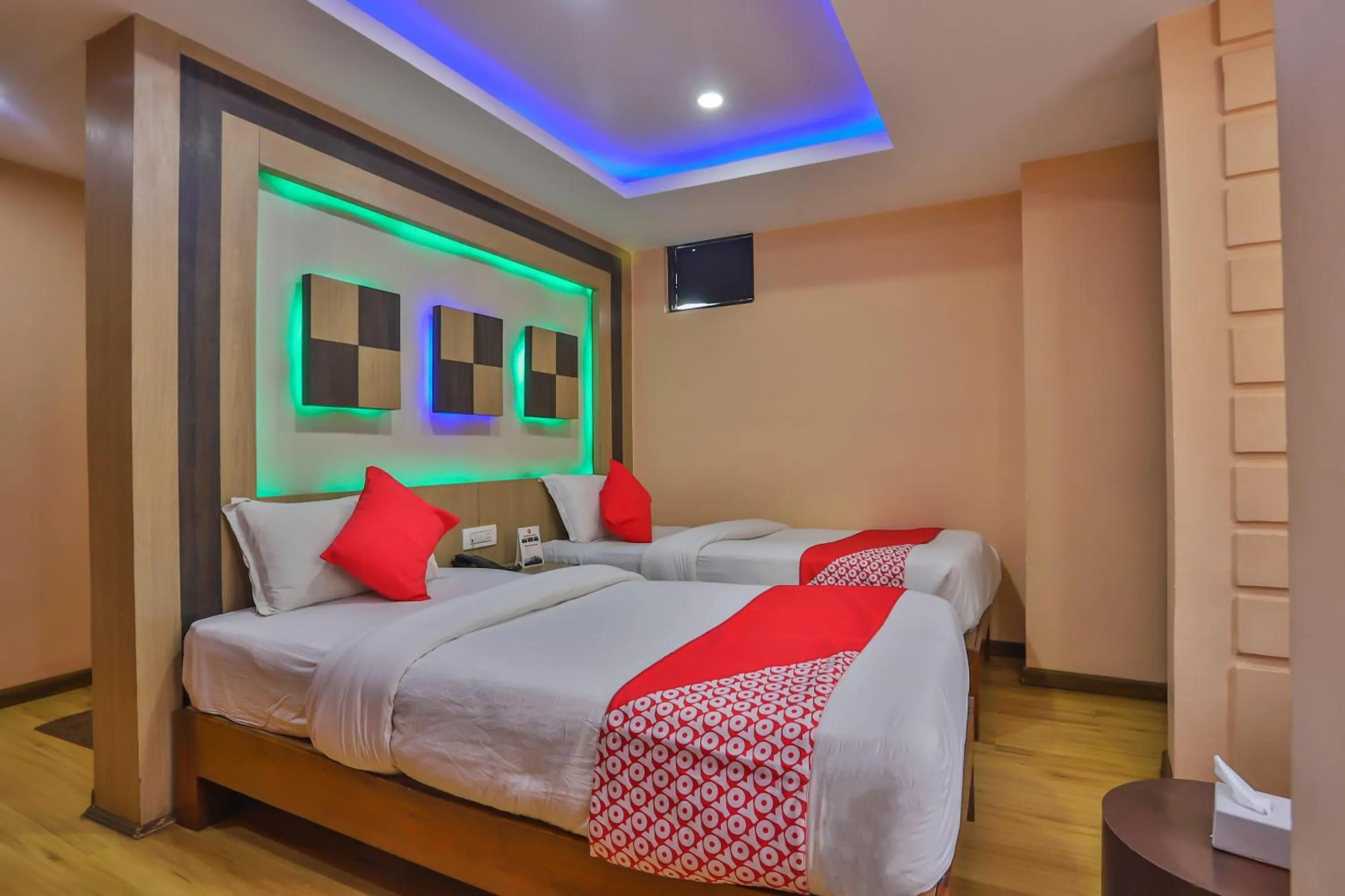 Standard Twin Room in Hotel Marinha