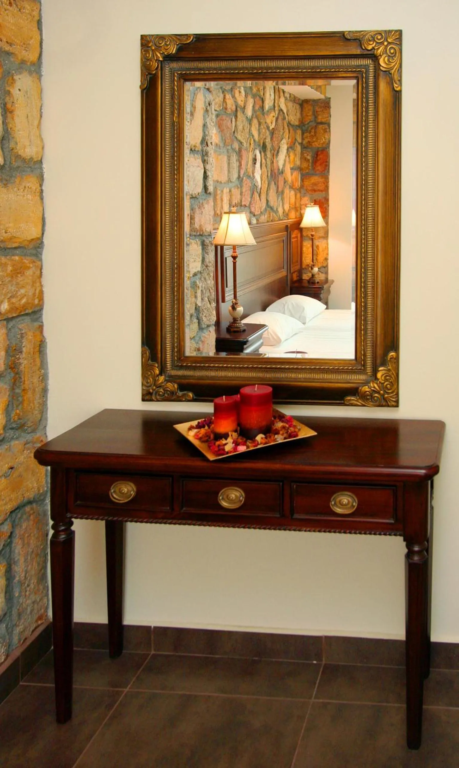 Decorative detail in Iris Spa