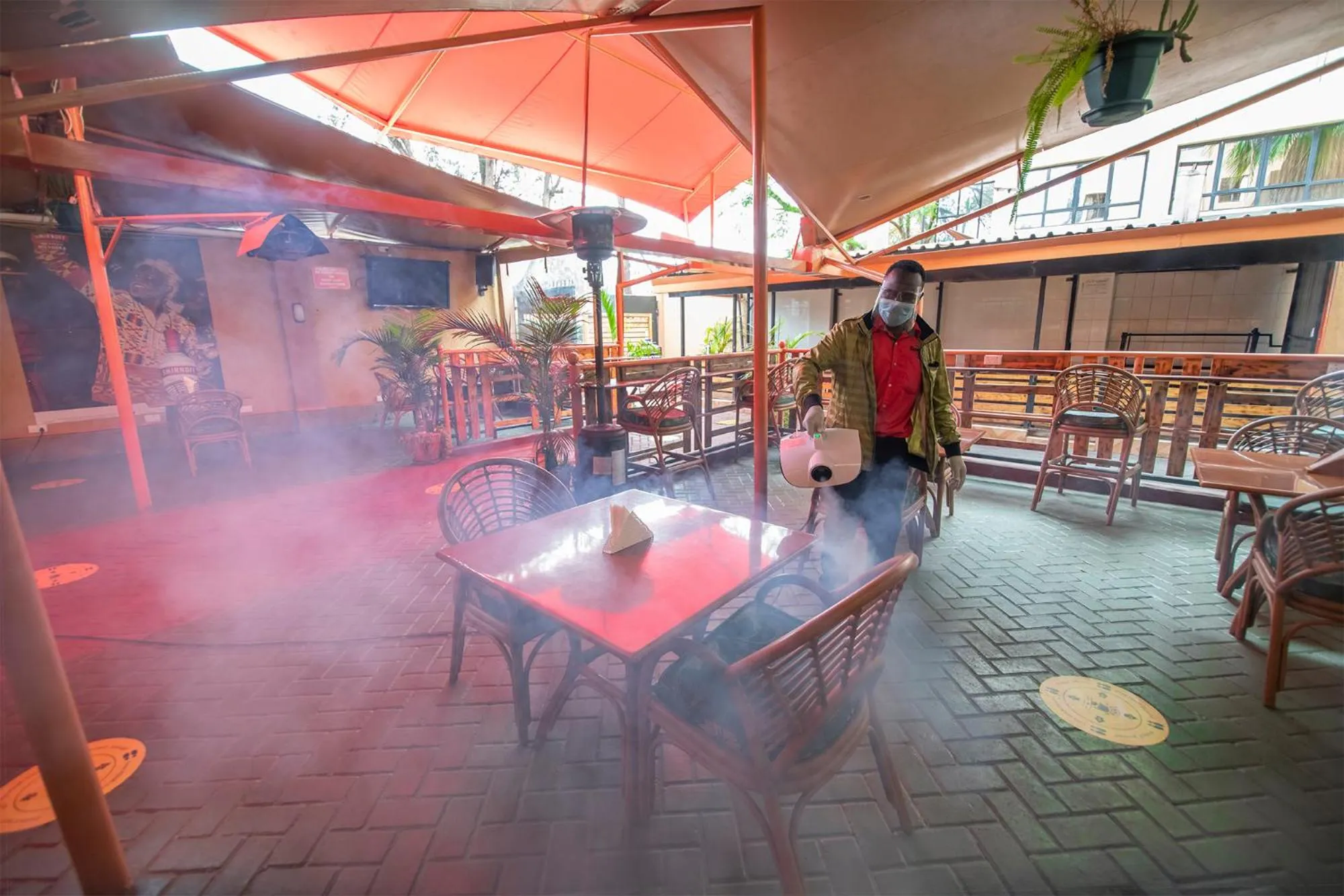 Restaurant/places to eat in Joy Palace Hotel