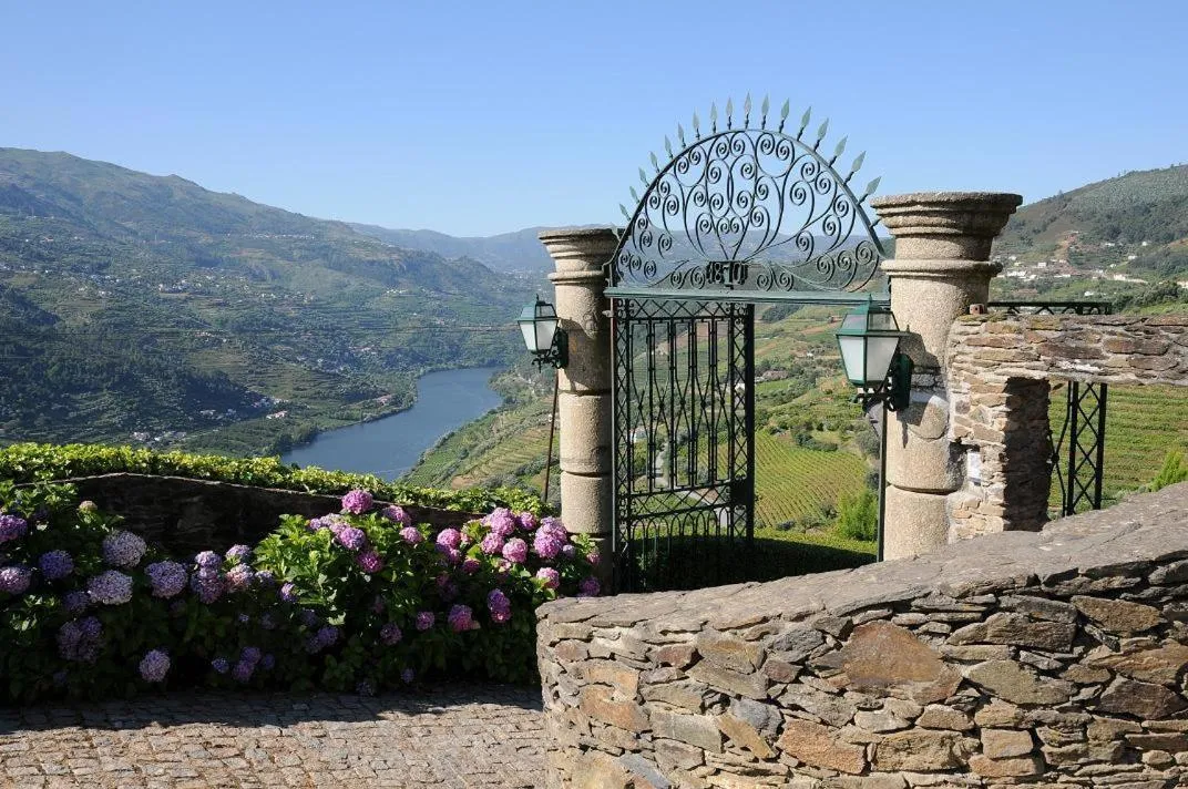 Facade/entrance in Casa De Canilhas