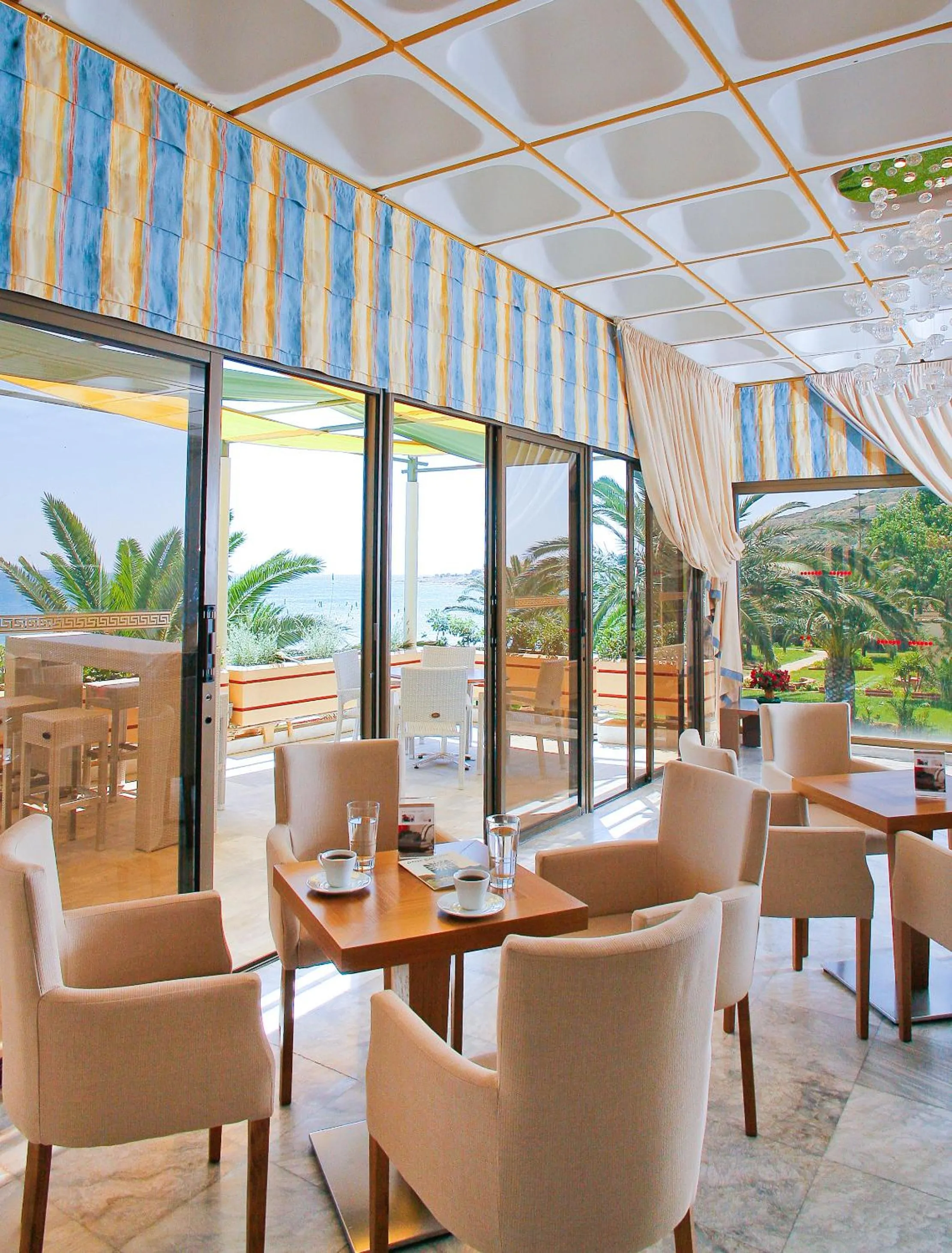 Restaurant/places to eat in Golden Sand Hotel