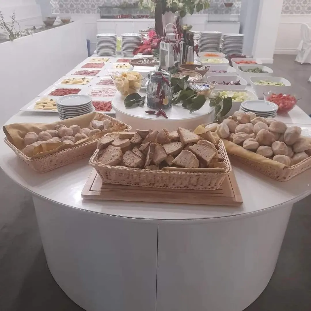 Restaurant/places to eat in Resort Sciabache