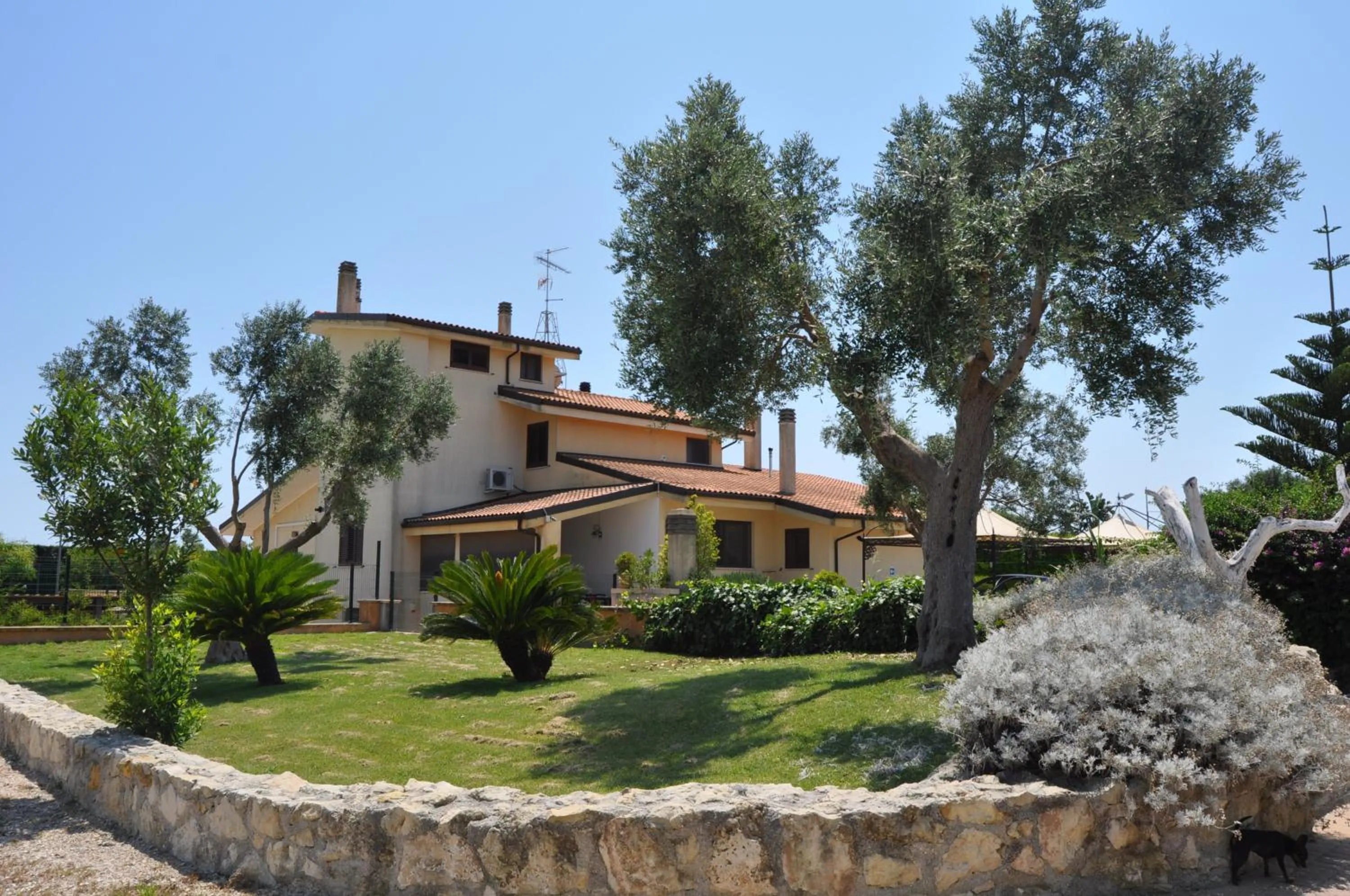 Property building in Bed & Breakfast Giardini Di Marzo