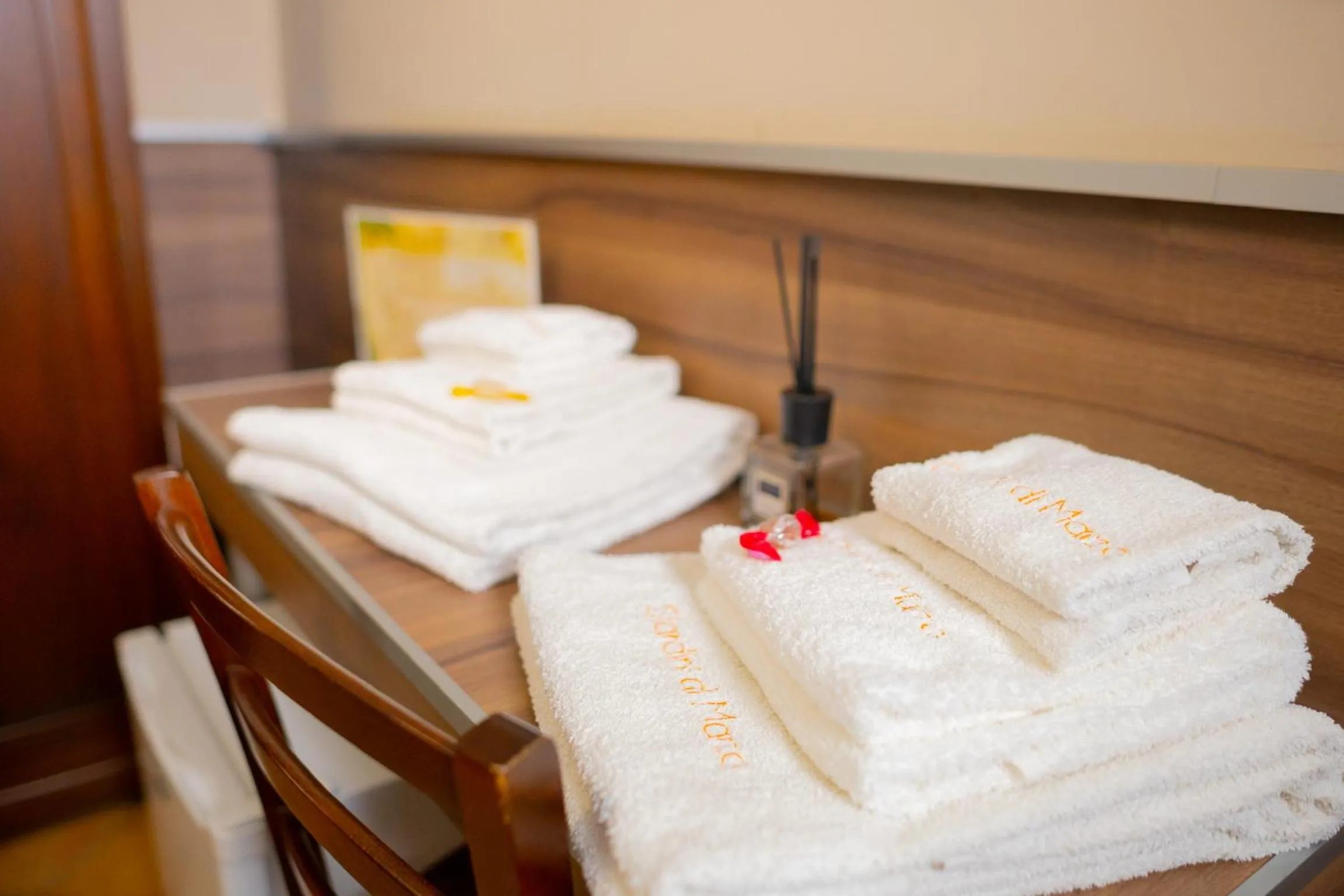 towels in Bed & Breakfast Giardini Di Marzo