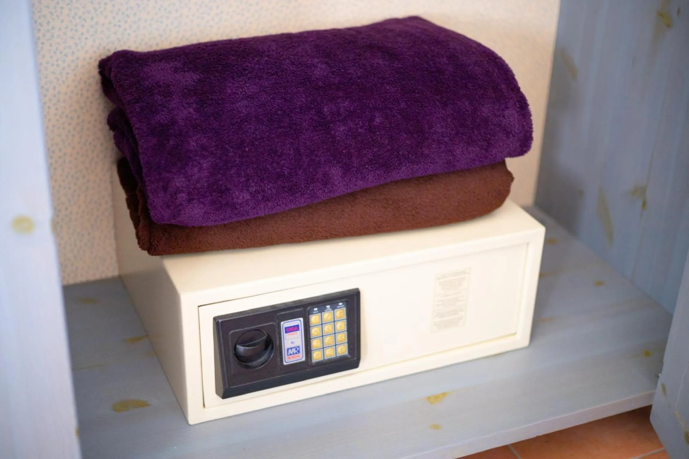 safe in Bed & Breakfast Giardini Di Marzo