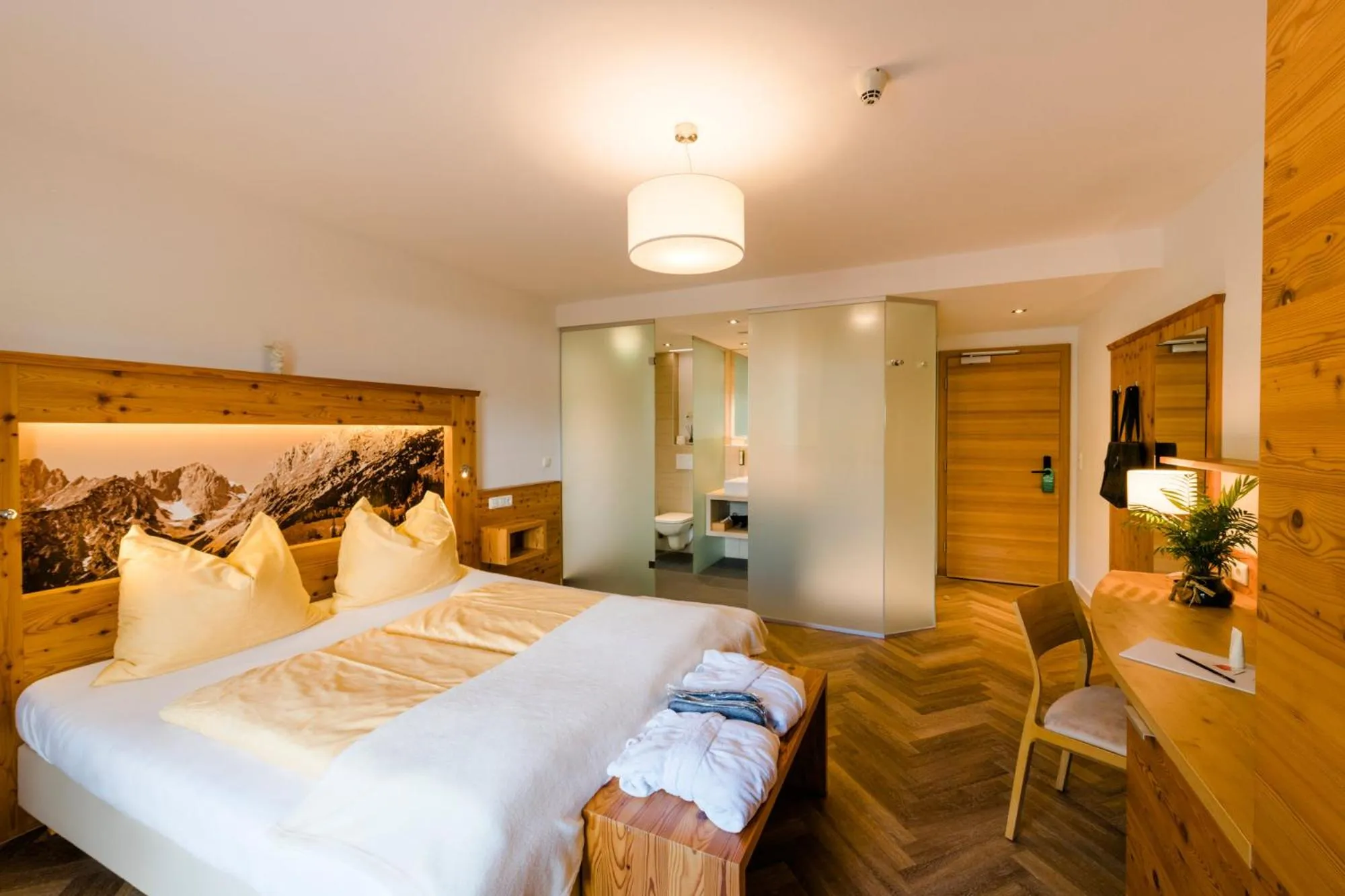 Photo of the whole room, Bed in Beim Hochfilzer Superior 4 Sterne