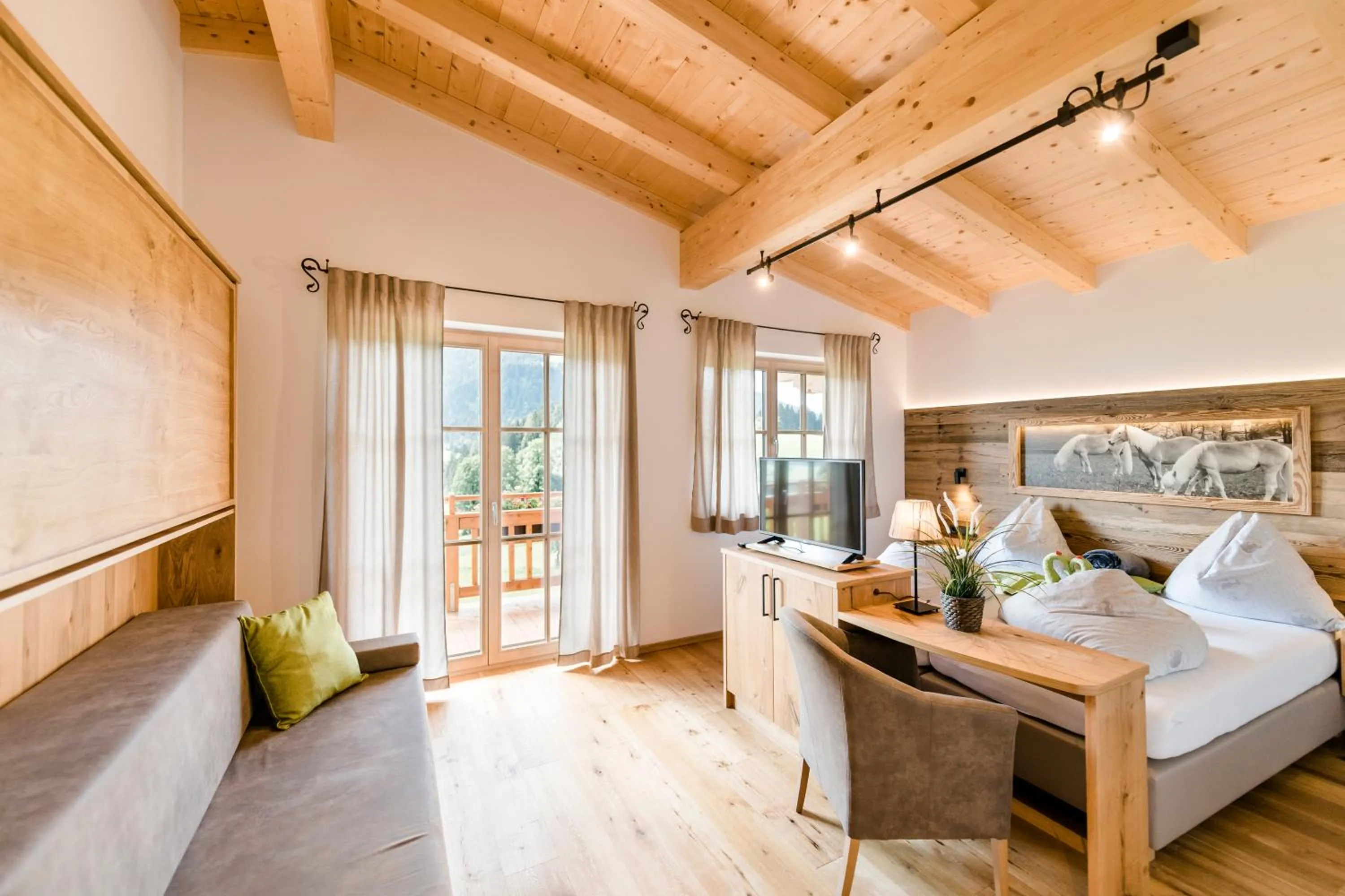 Photo of the whole room, Bed in Beim Hochfilzer Superior 4 Sterne