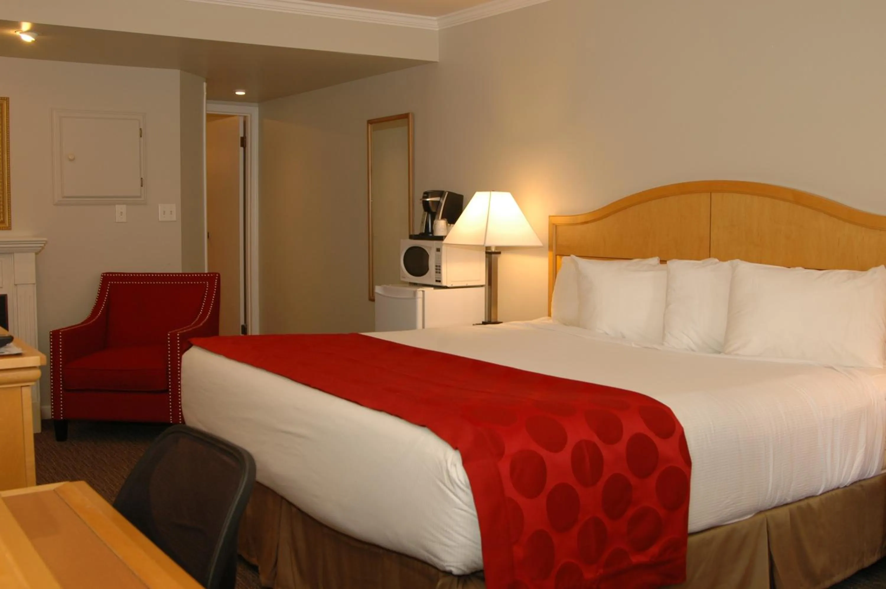 Coffee/tea facilities in Ramada by Wyndham Duncan Cowichan Valley