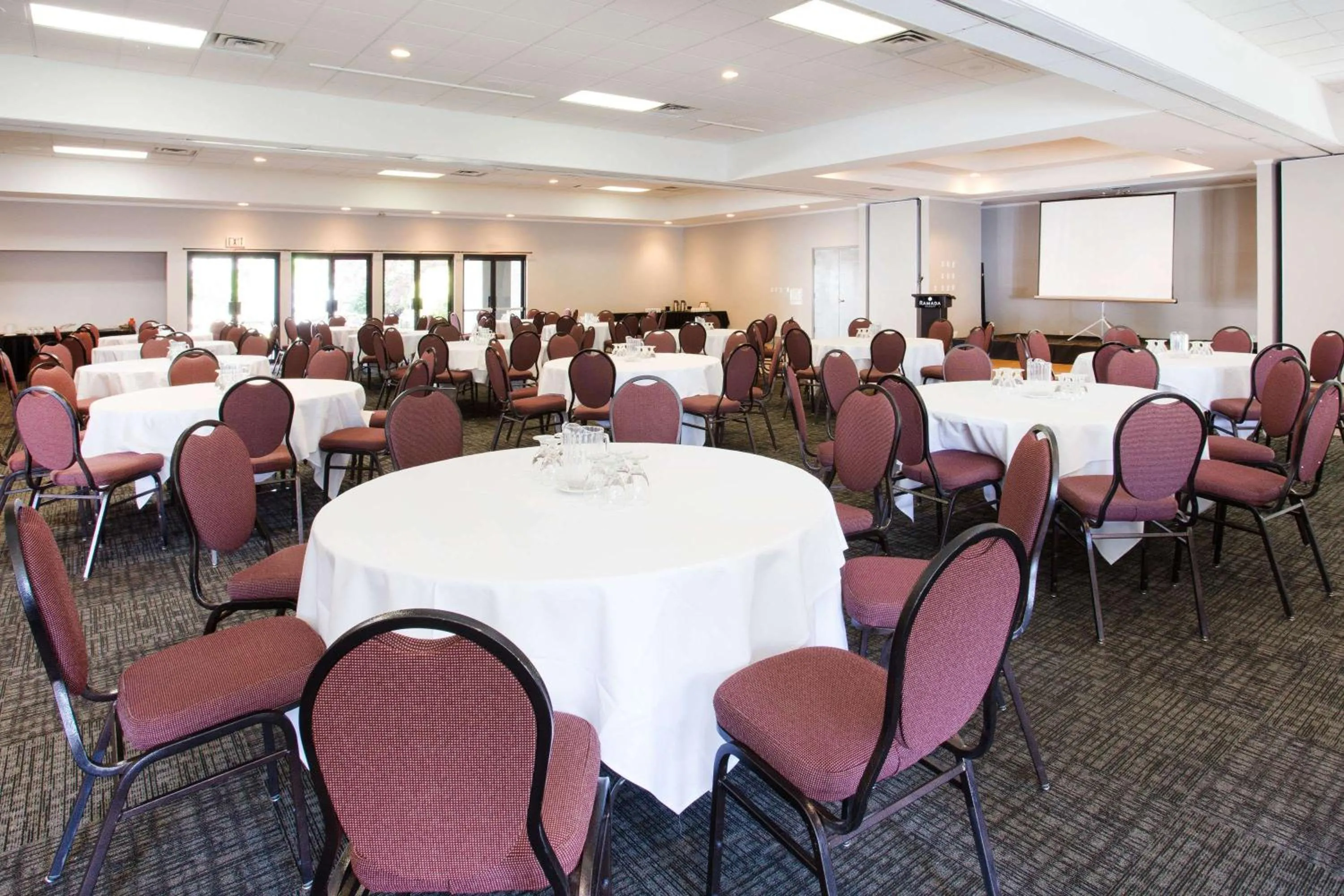 On site, Banquet Facilities in Ramada by Wyndham Duncan Cowichan Valley