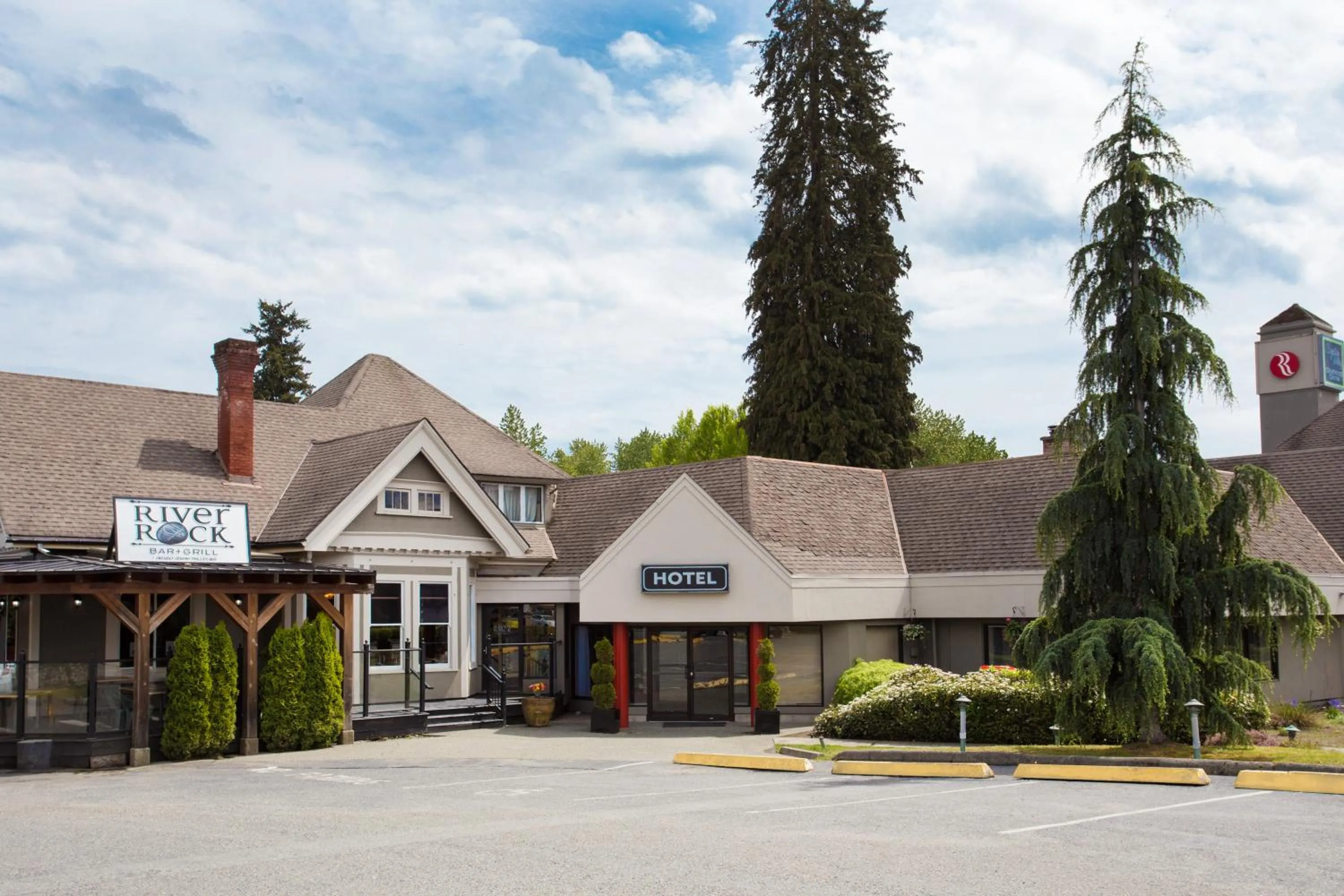 Facade/entrance, Property Building in Ramada by Wyndham Duncan Cowichan Valley