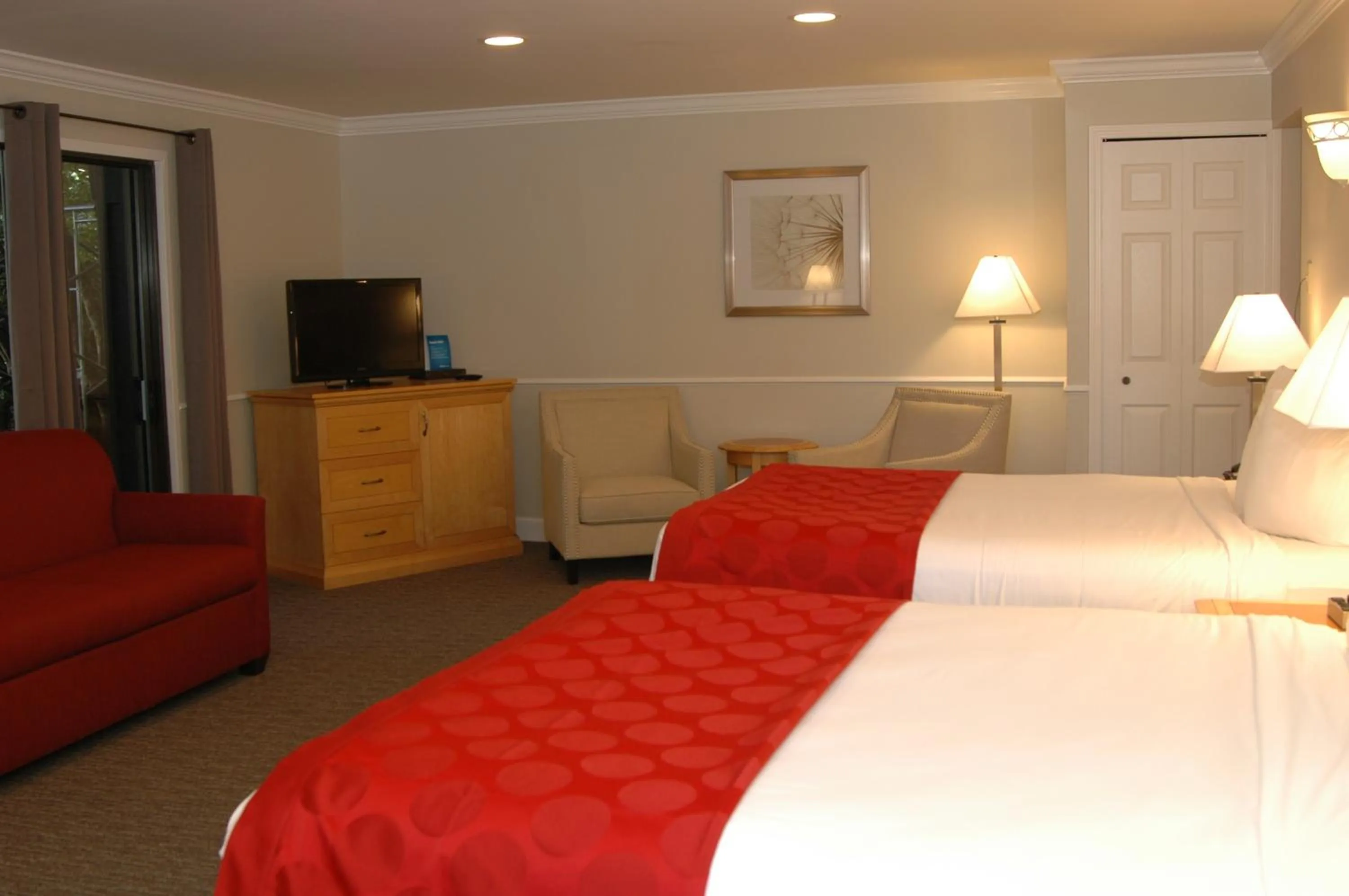 Photo of the whole room in Ramada by Wyndham Duncan Cowichan Valley