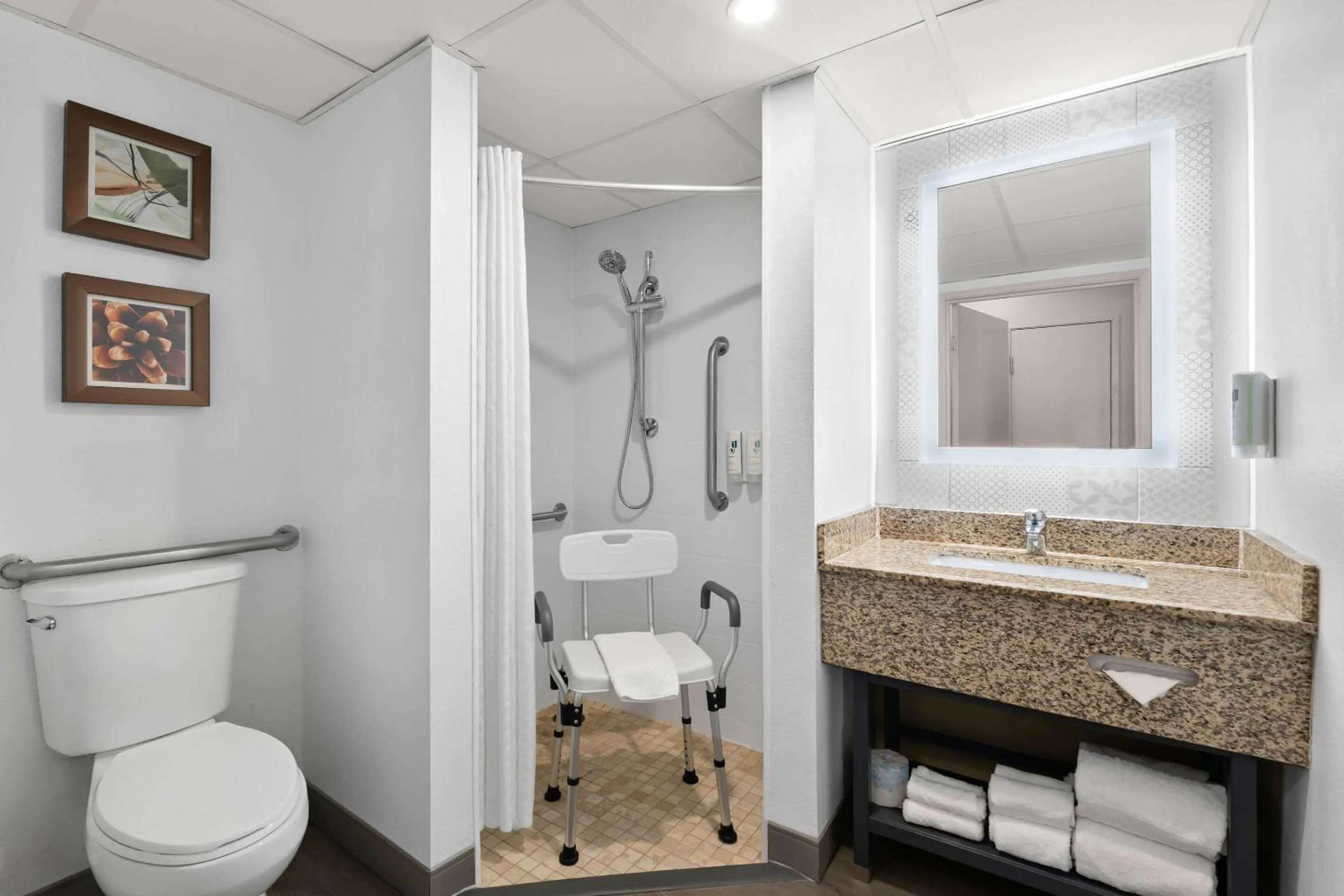 Bedroom in Country Inn & Suites by Radisson, Near The National Sports Center, Coon Rapids, MN