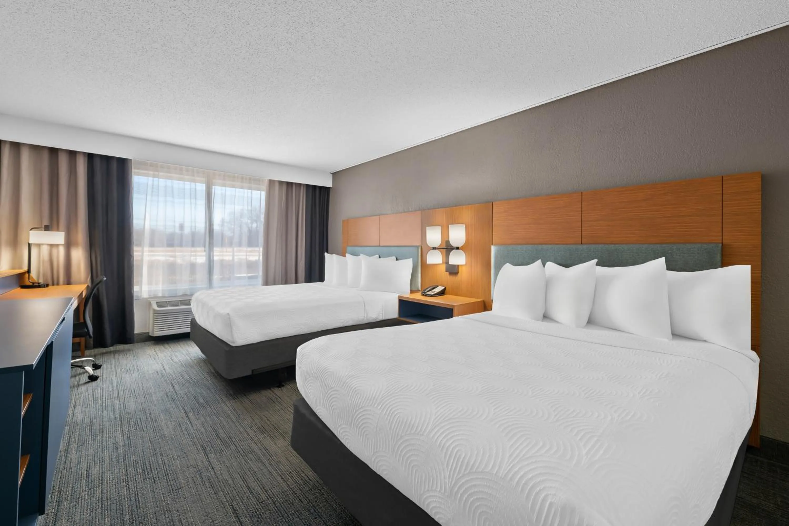 Photo of the whole room, Bed in Country Inn & Suites by Radisson, Near The National Sports Center, Coon Rapids, MN