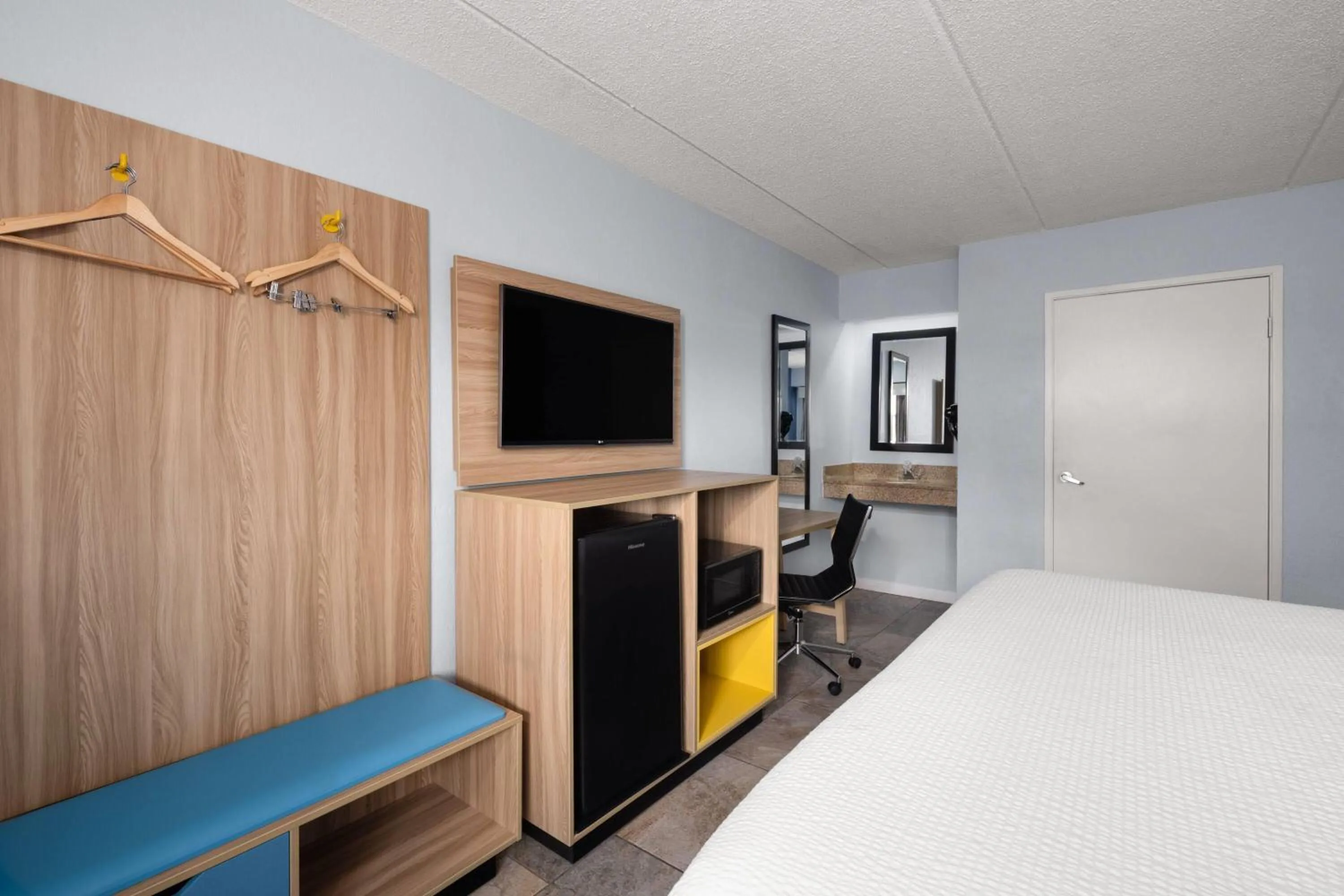 Photo of the whole room, Bed in Days Inn by Wyndham Charlotte University