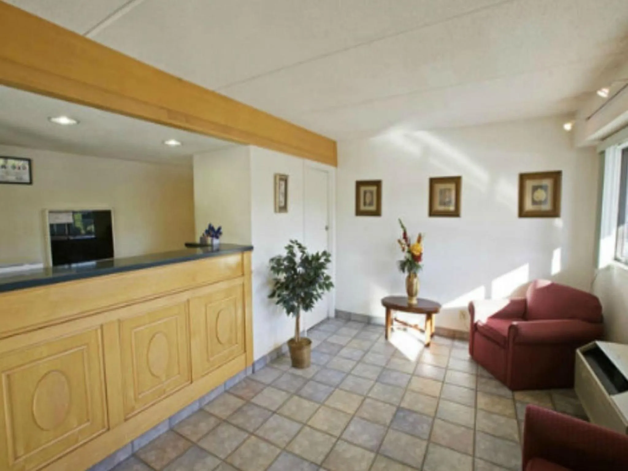 Lobby or reception in Royal Inn