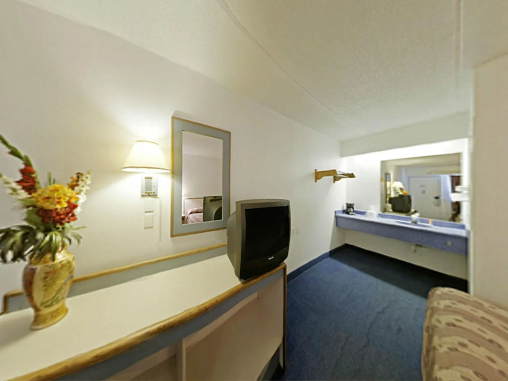 Decorative detail, Bed in Royal Inn