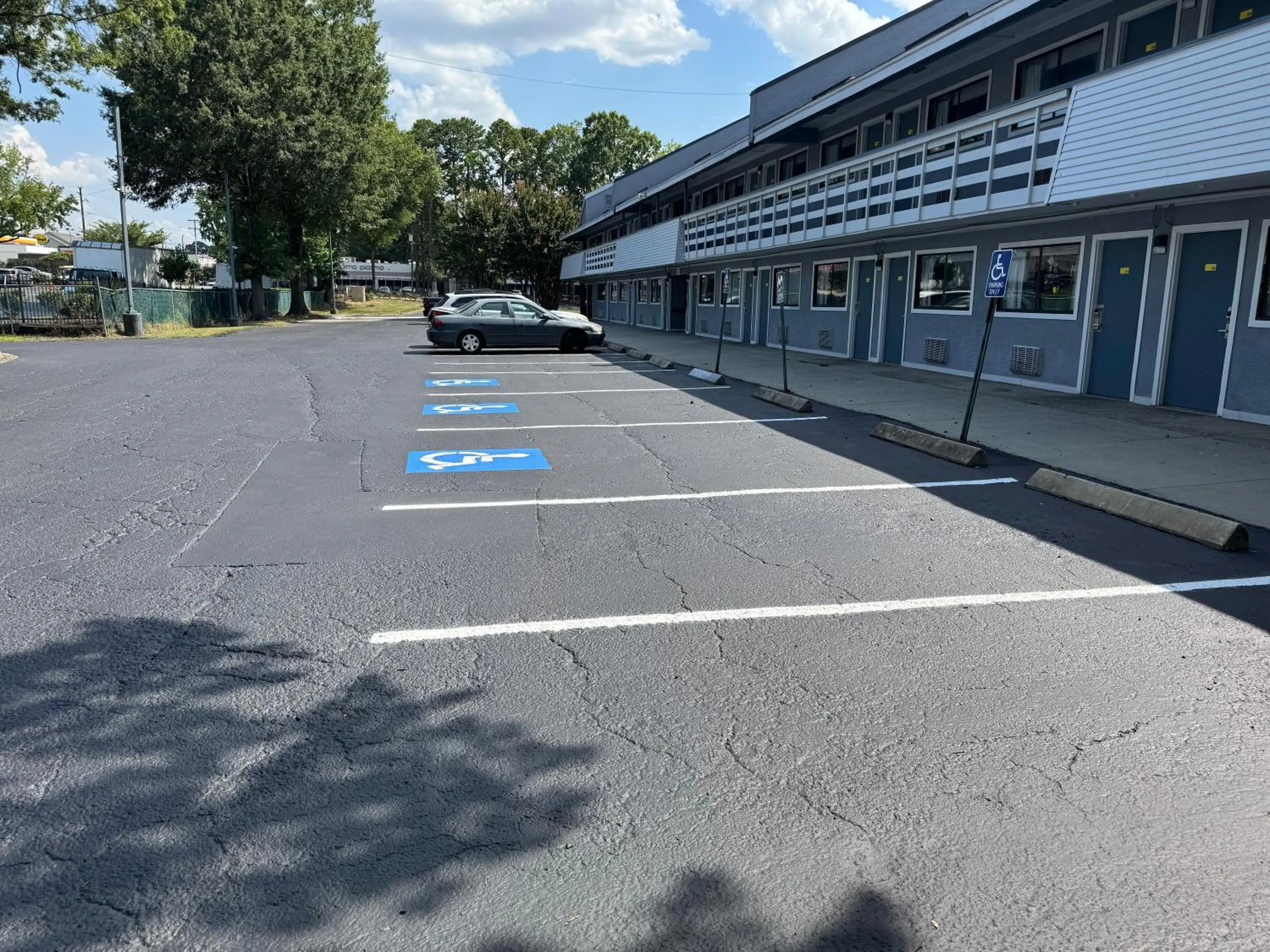 Parking in Days Inn by Wyndham Charlotte University