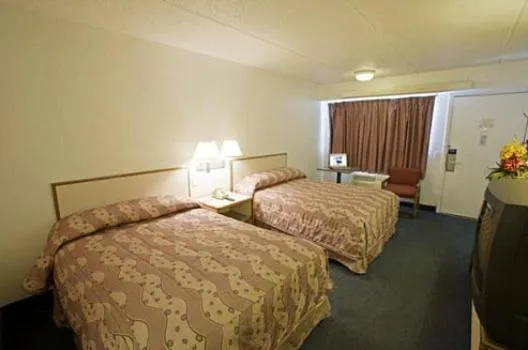 Photo of the whole room, Bed in Royal Inn