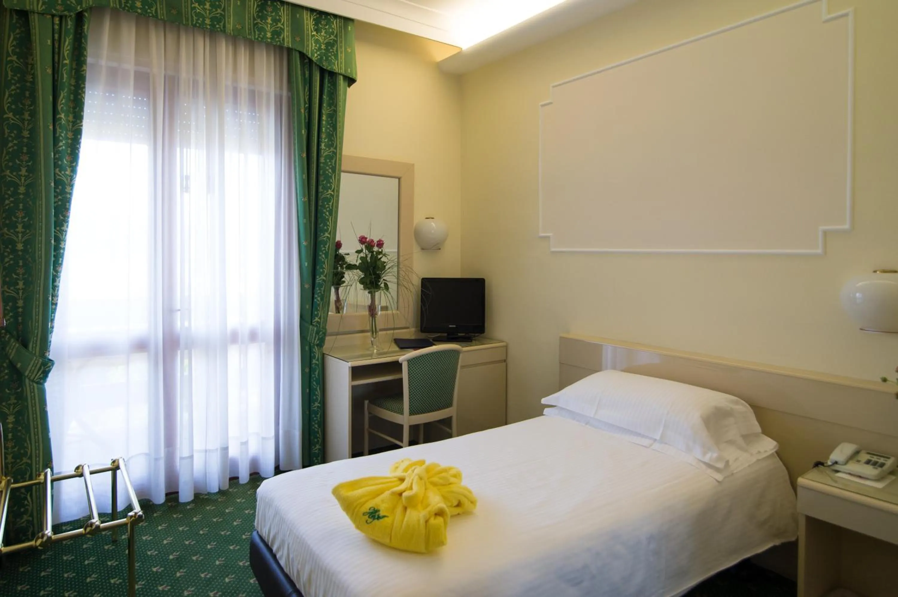 Bedroom, Bed in Hotel Terme Antoniano
