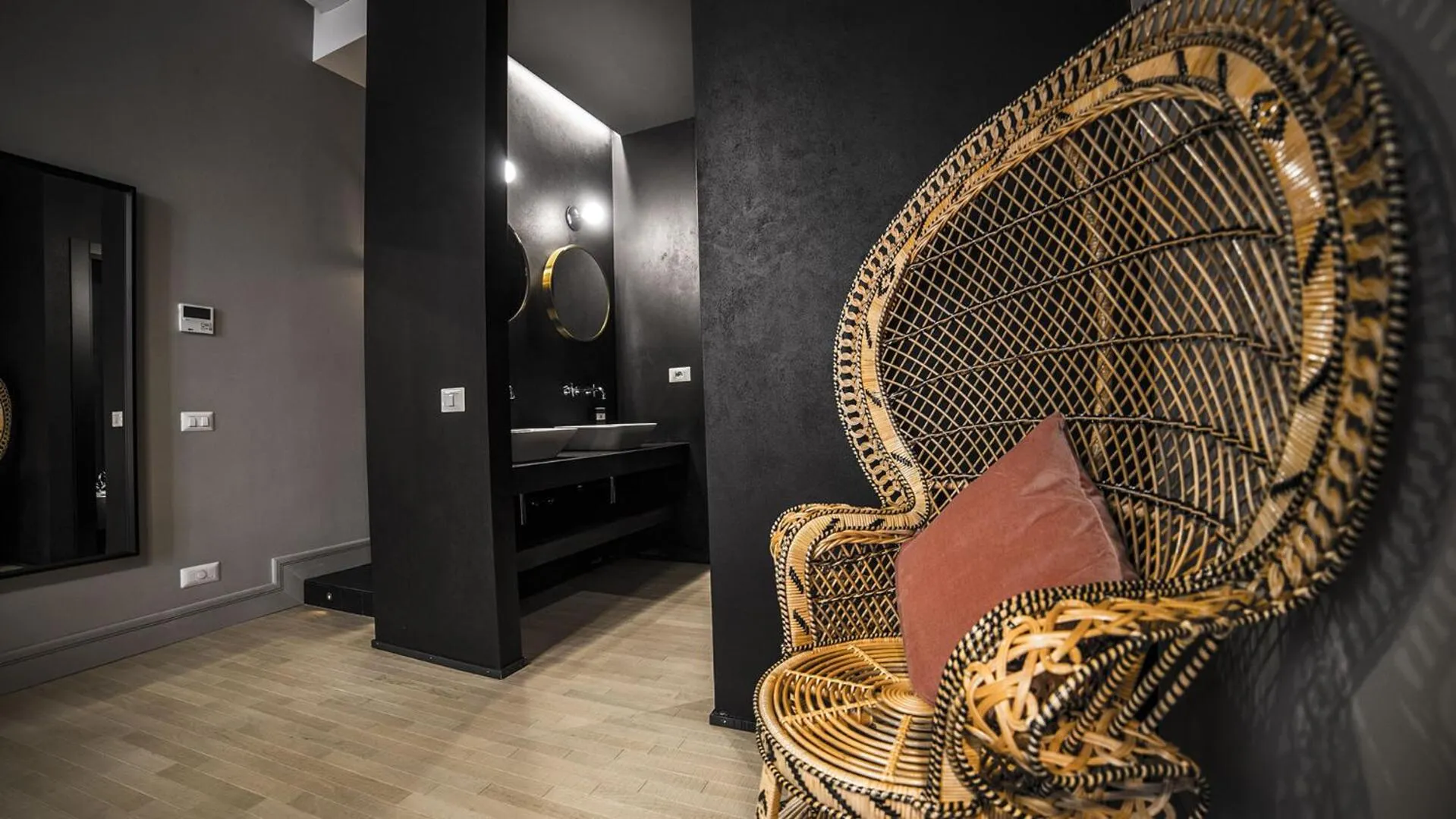 Photo of the whole room in SuiteLifeTrevi