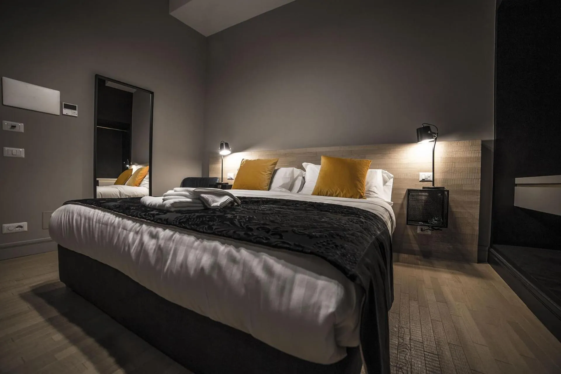 Bed in SuiteLifeTrevi