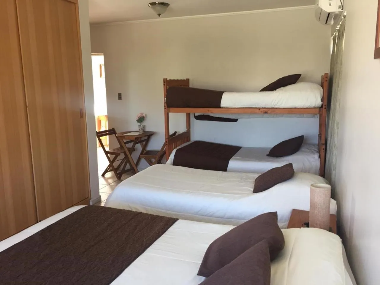 bunk bed, Bed in Hotel Blanco Encalada