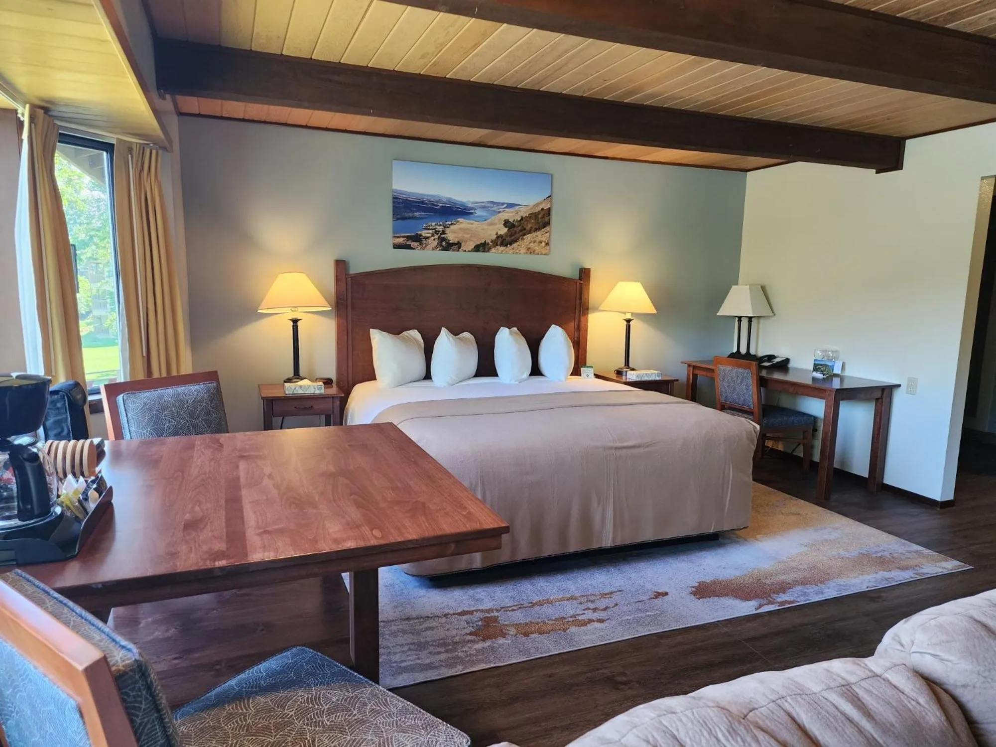 Kitchen or kitchenette, Bed in Westcliff Lodge