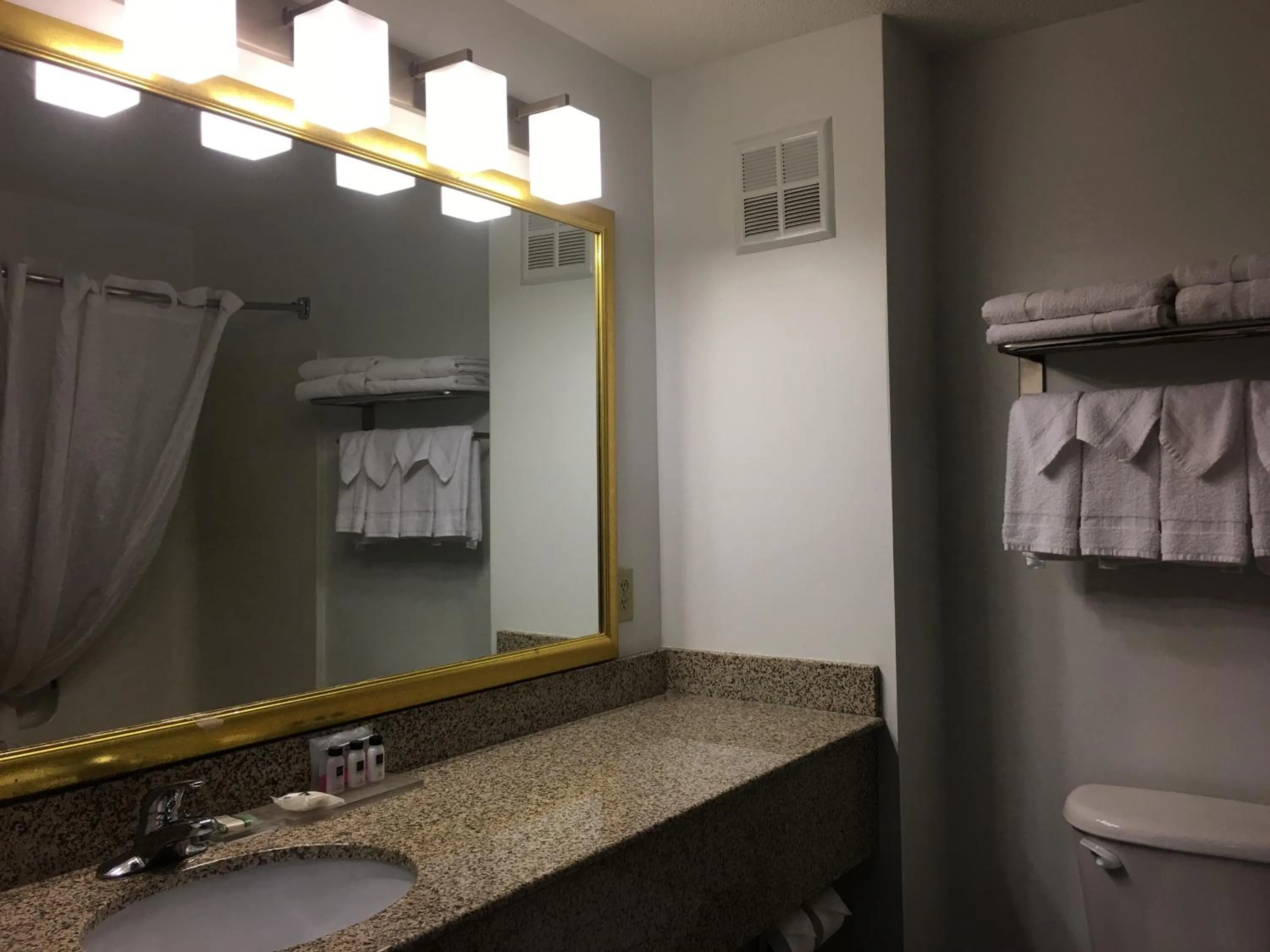 Bathroom in Country Inn & Suites by Radisson, Camp Springs Andrews Air Force Base , MD