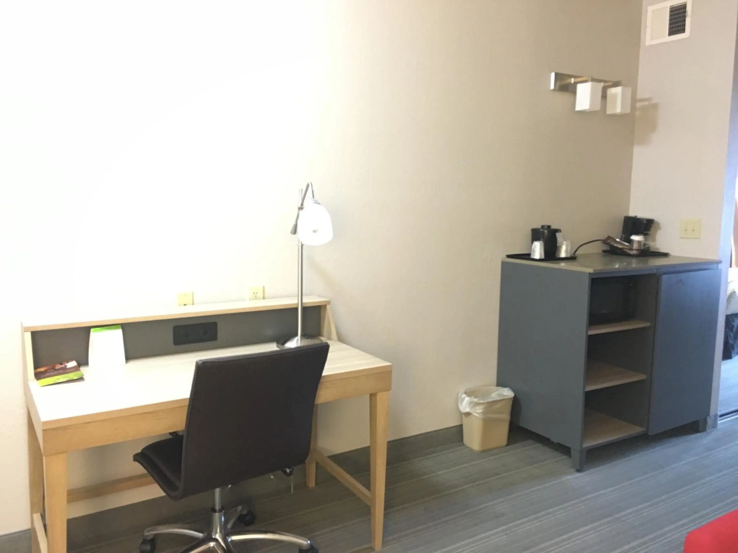 Photo of the whole room in Country Inn & Suites by Radisson, Camp Springs Andrews Air Force Base , MD