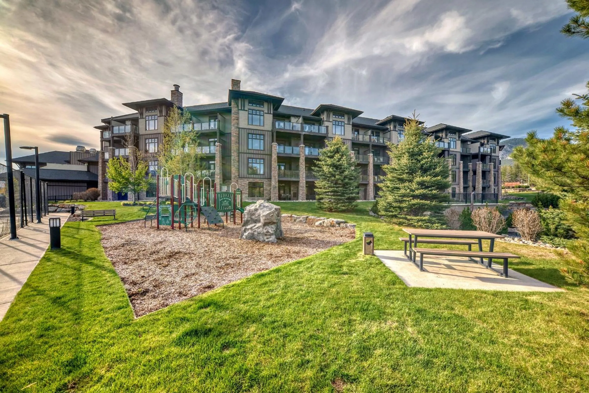 Property building in Copper Point Resort