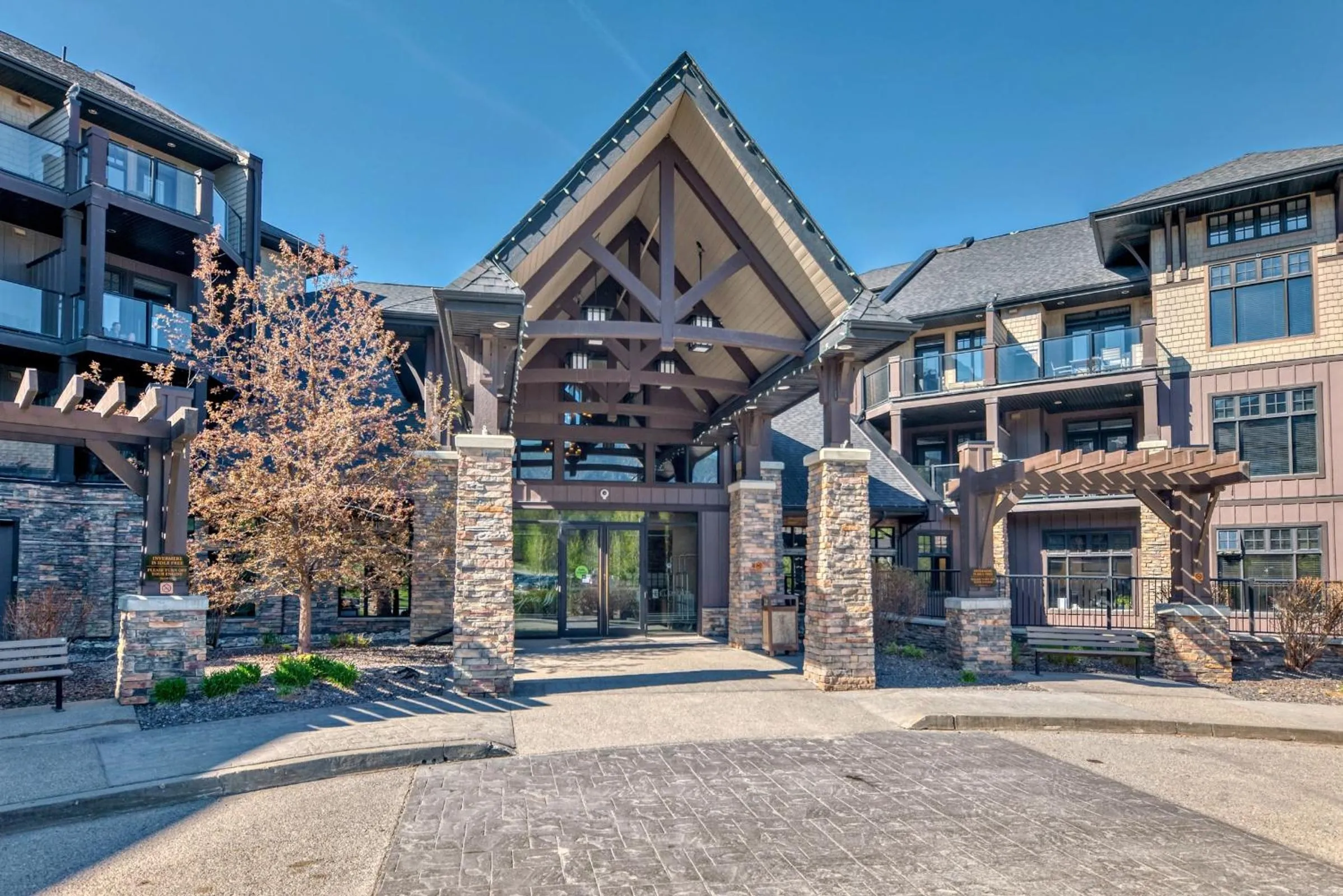 Property building in Copper Point Resort