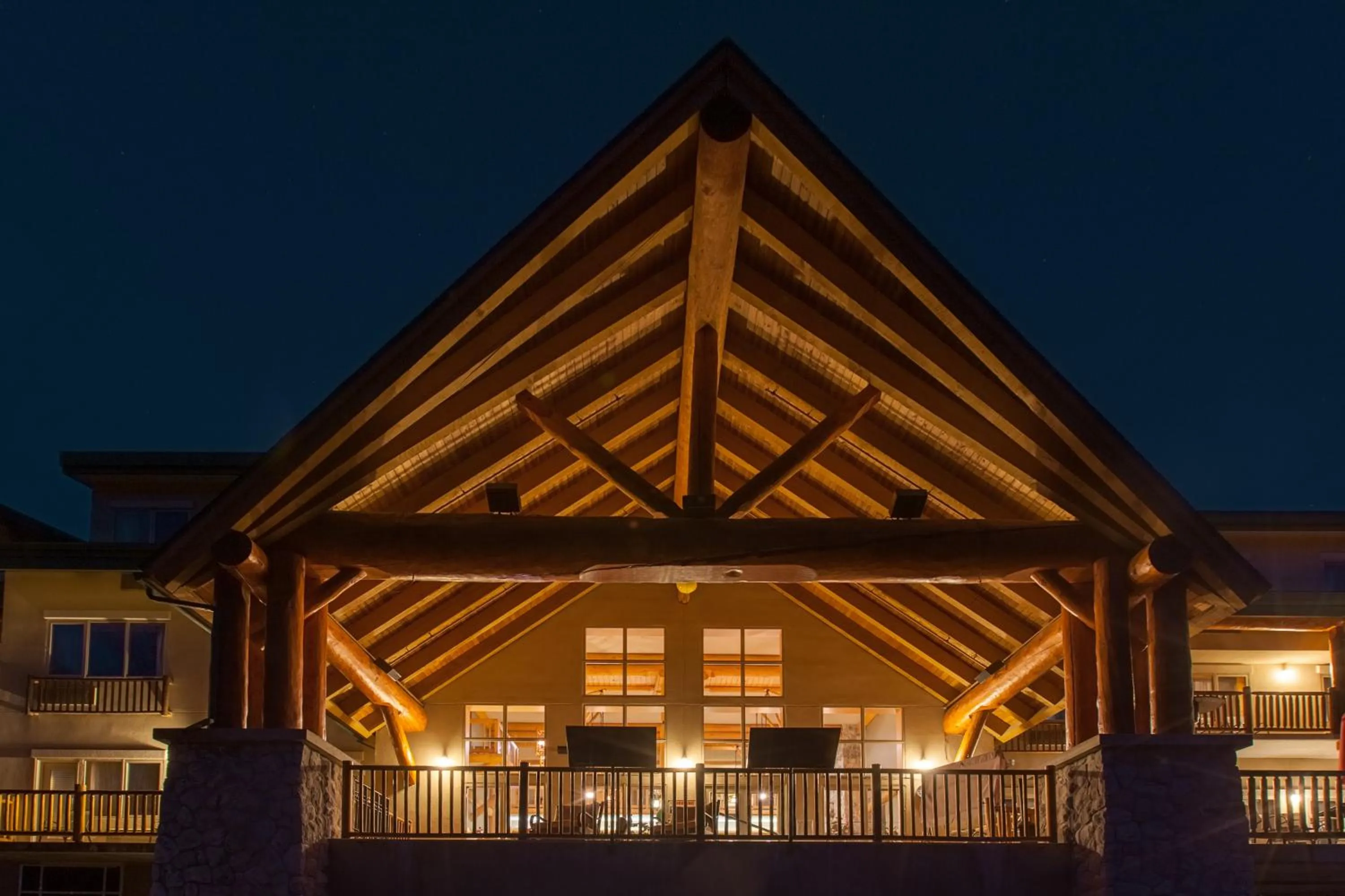 Facade/entrance in Coast Hillcrest Hotel