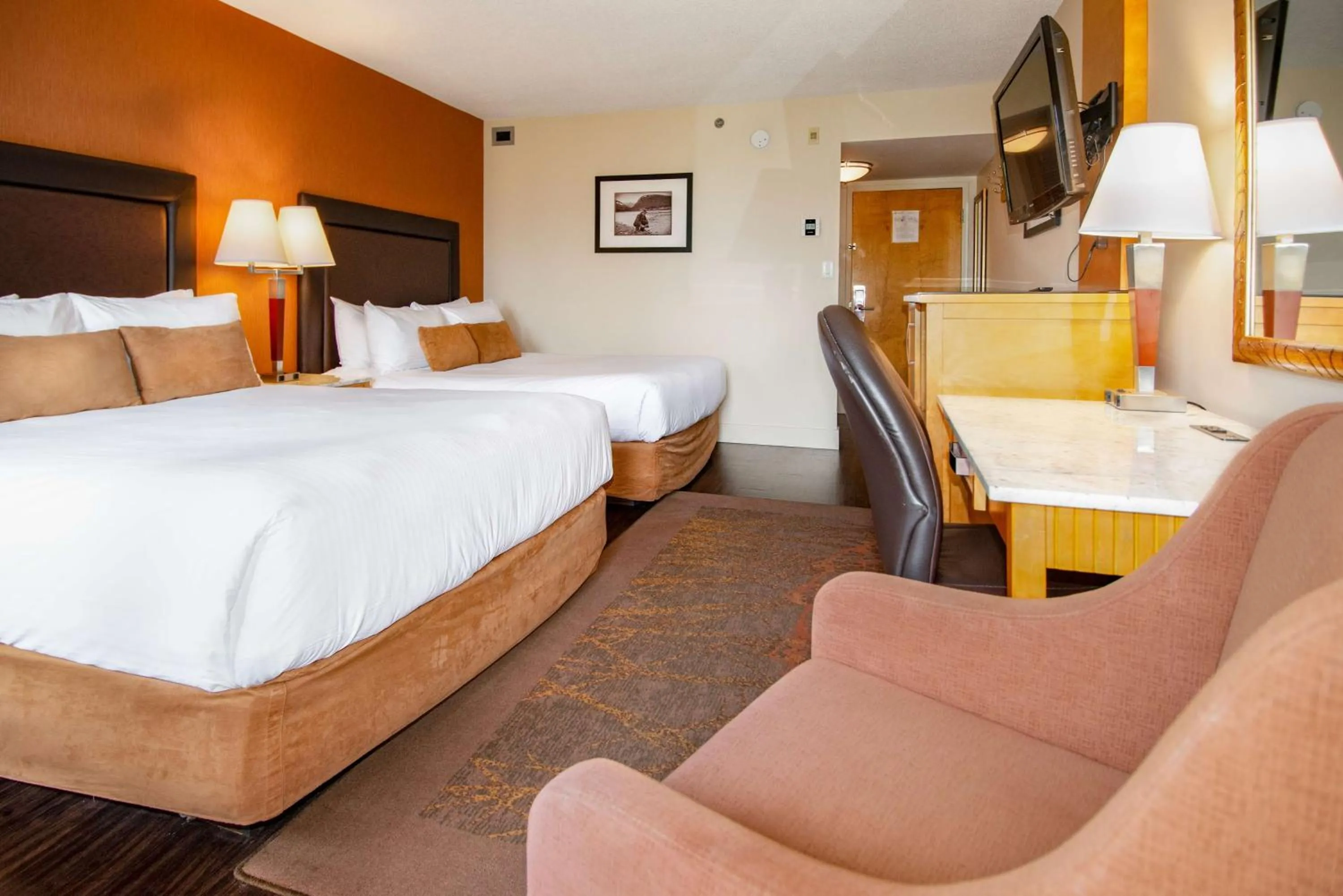 Other, Bed in Coast Hillcrest Hotel