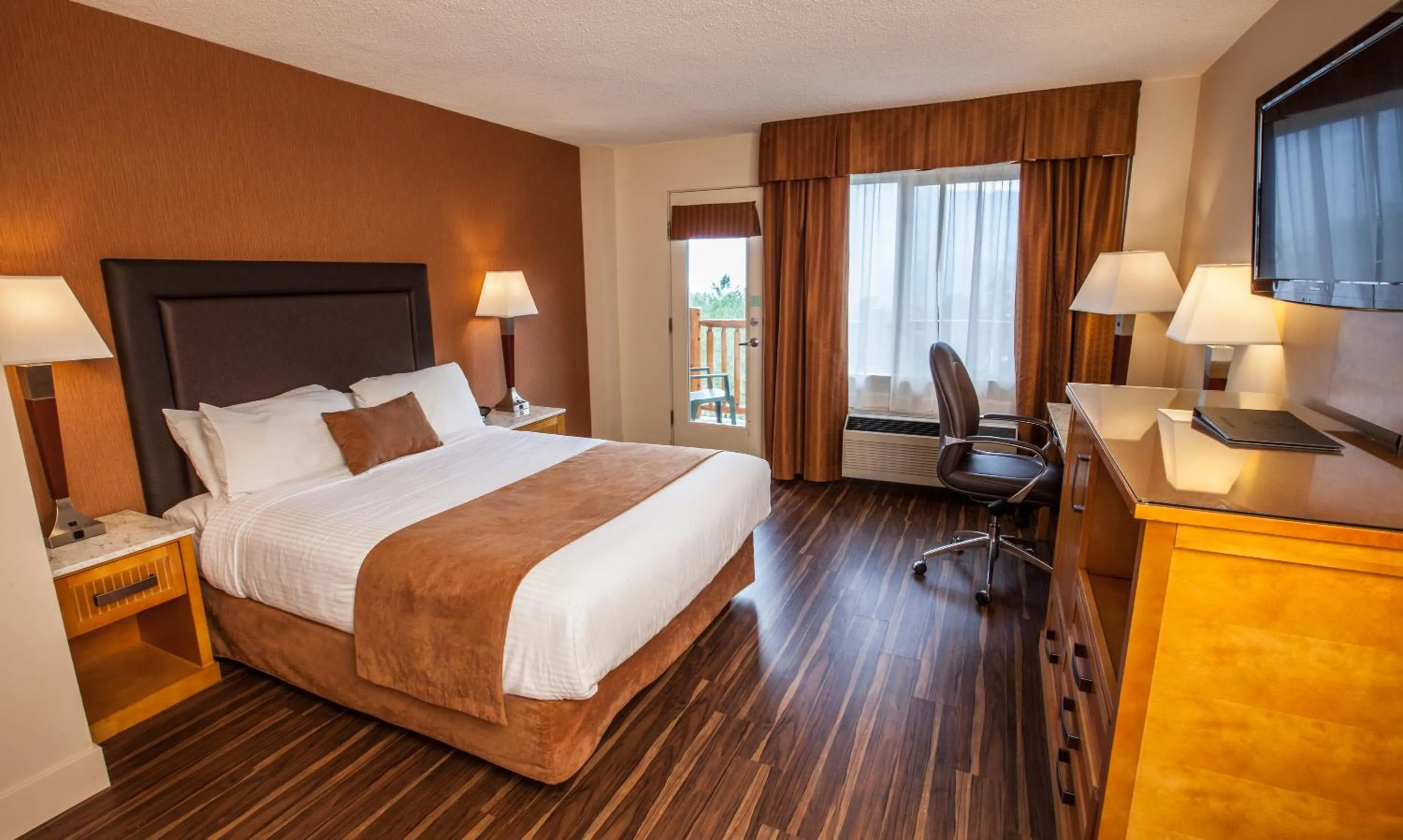 Photo of the whole room, Bed in Coast Hillcrest Hotel