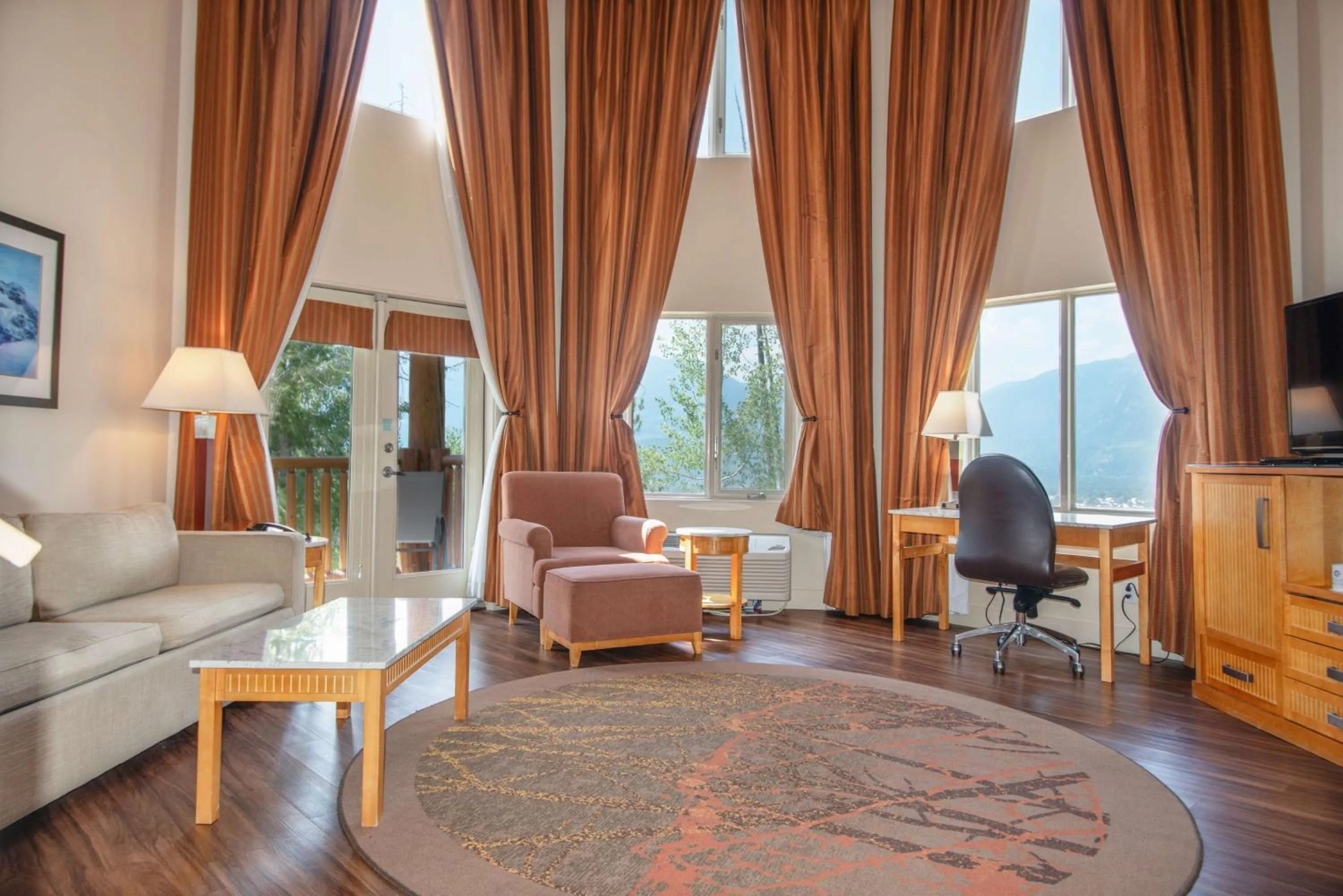 Photo of the whole room in Coast Hillcrest Hotel