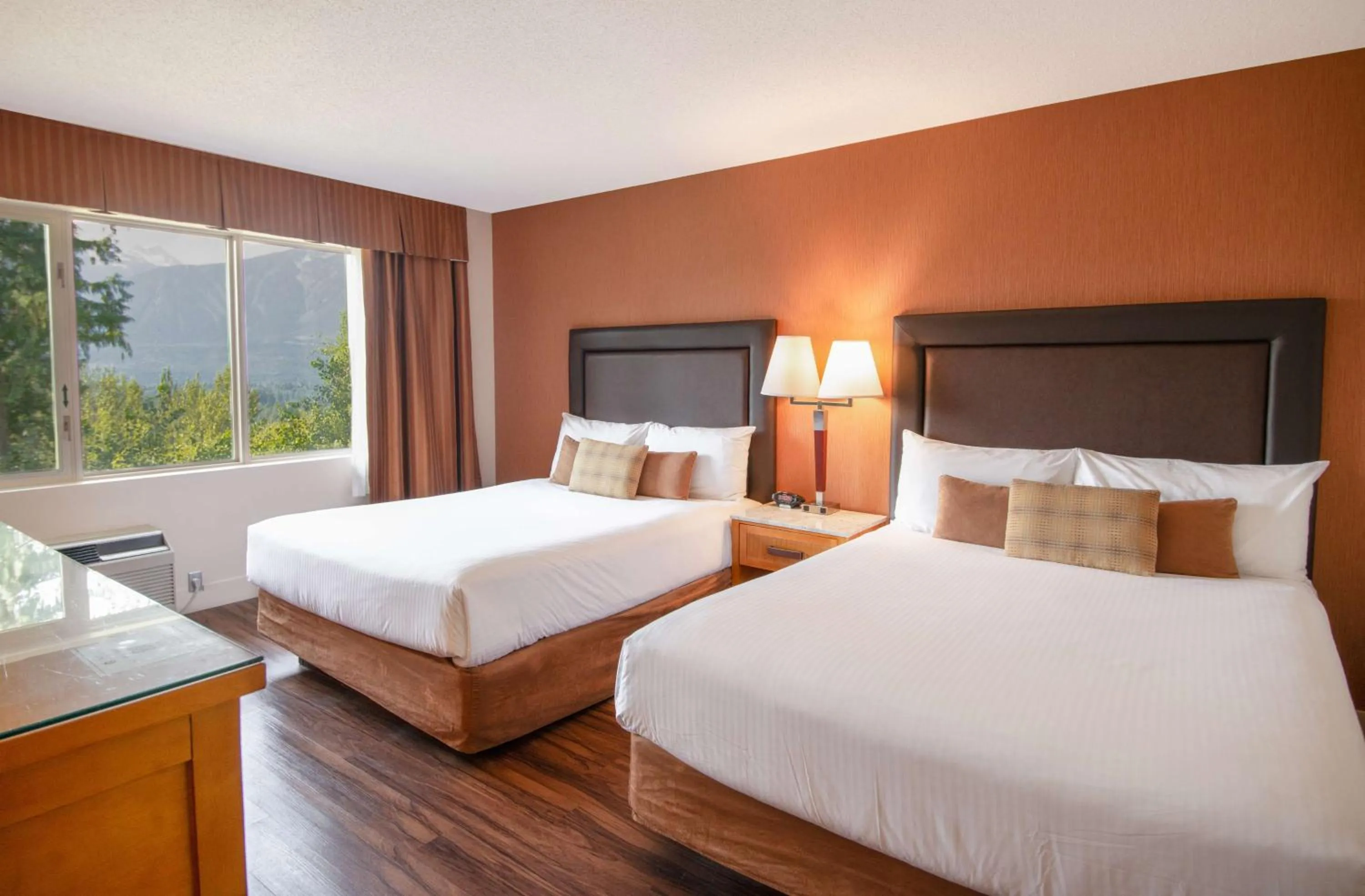 Bedroom, Bed in Coast Hillcrest Hotel