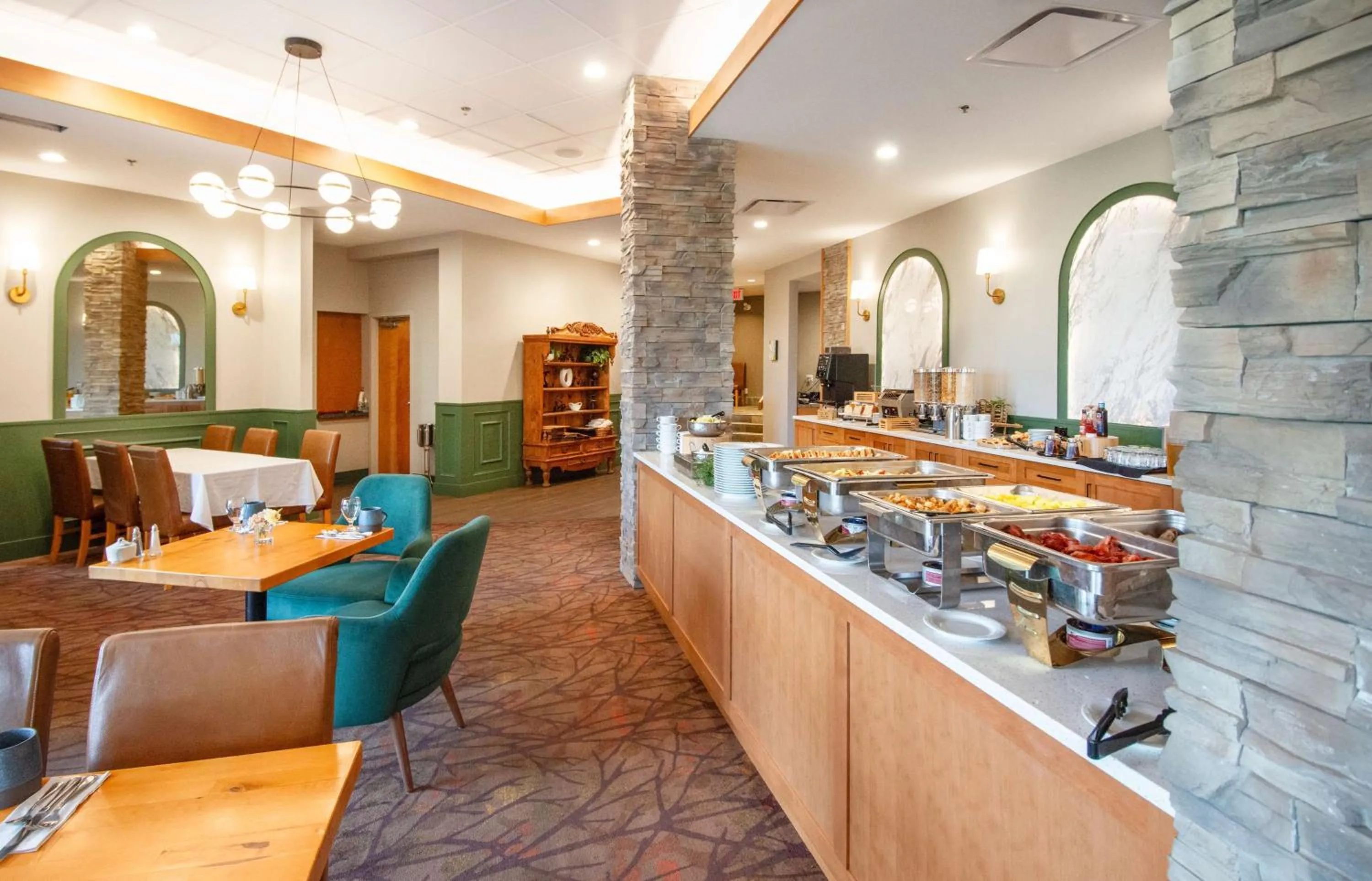 Breakfast in Coast Hillcrest Hotel