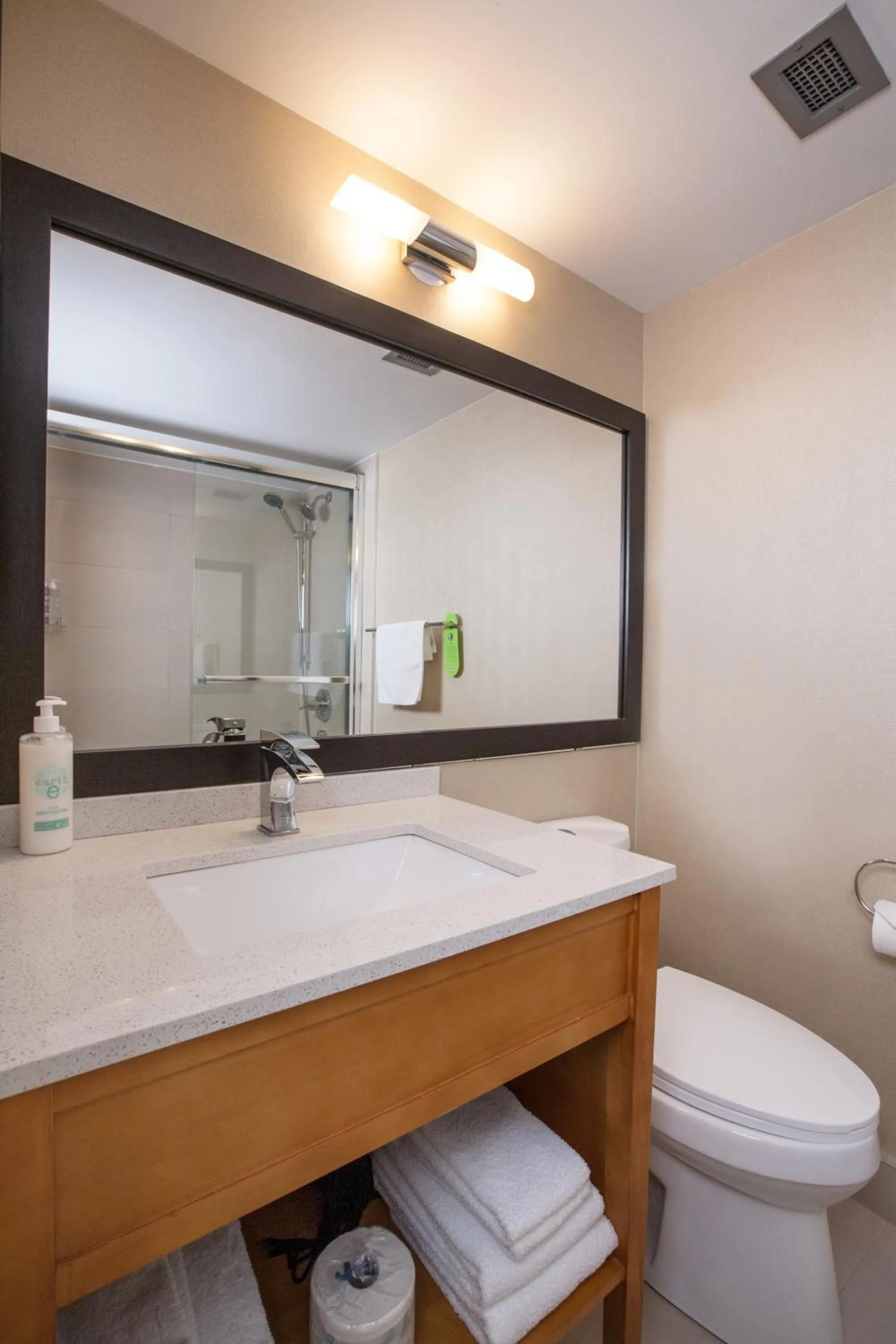 Bathroom in Coast Hillcrest Hotel