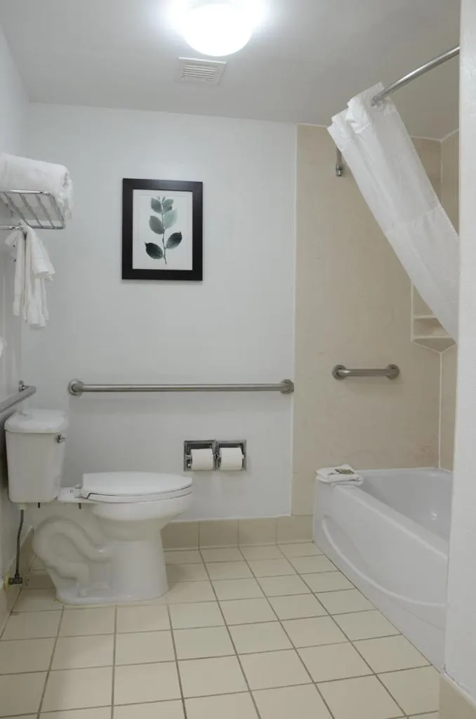 Shower in Country Inn & Suites by Radisson, Jacksonville, FL