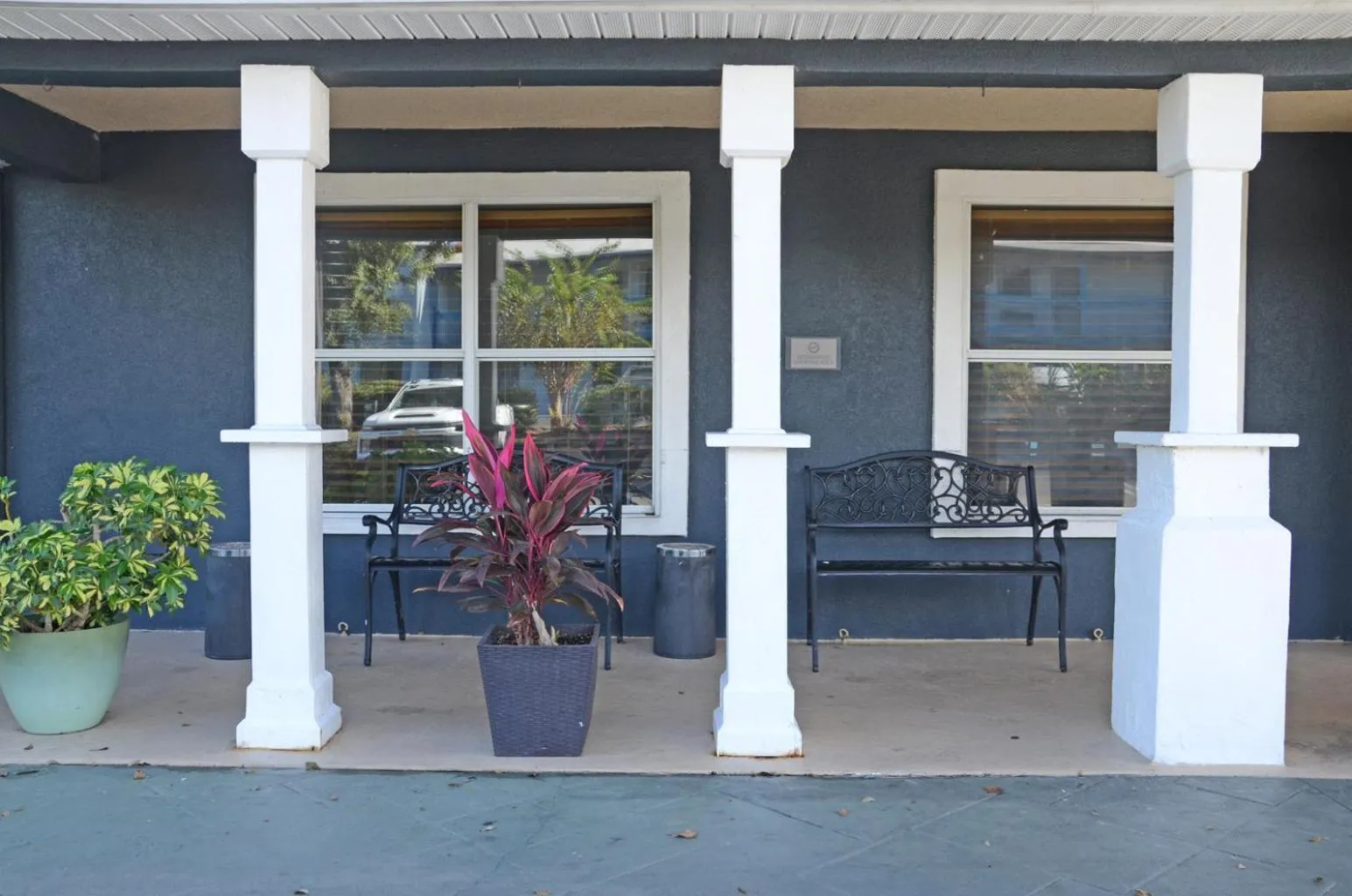 Property building in Country Inn & Suites by Radisson, Jacksonville, FL